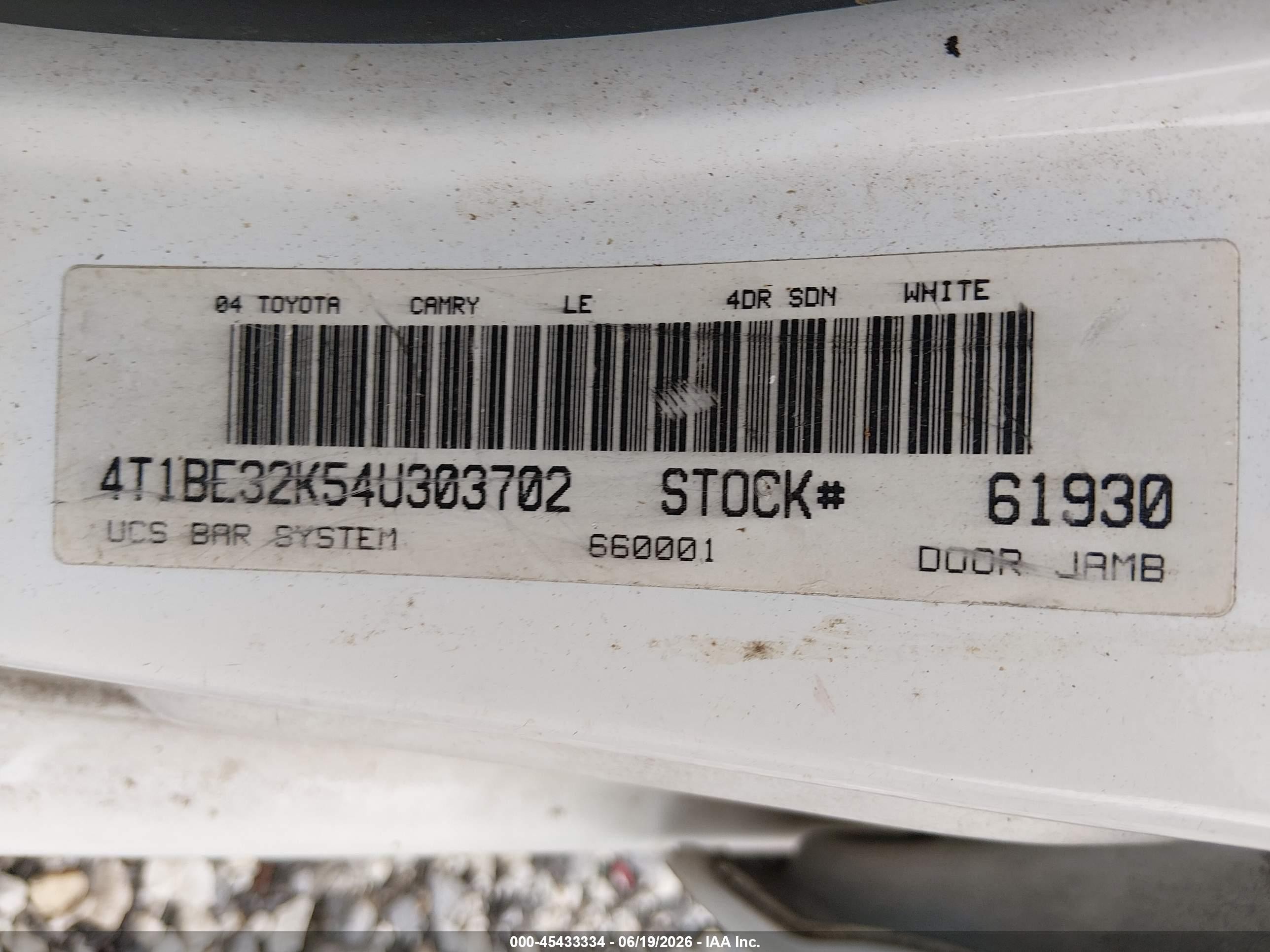 2004 Toyota Camry Le White vin: 4T1BE32K54U303702