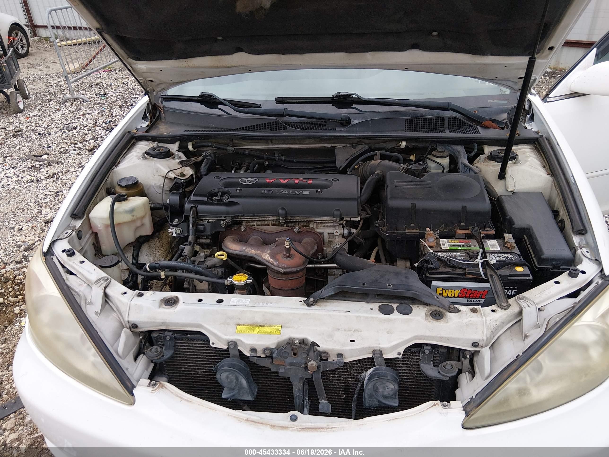 2004 Toyota Camry Le White vin: 4T1BE32K54U303702