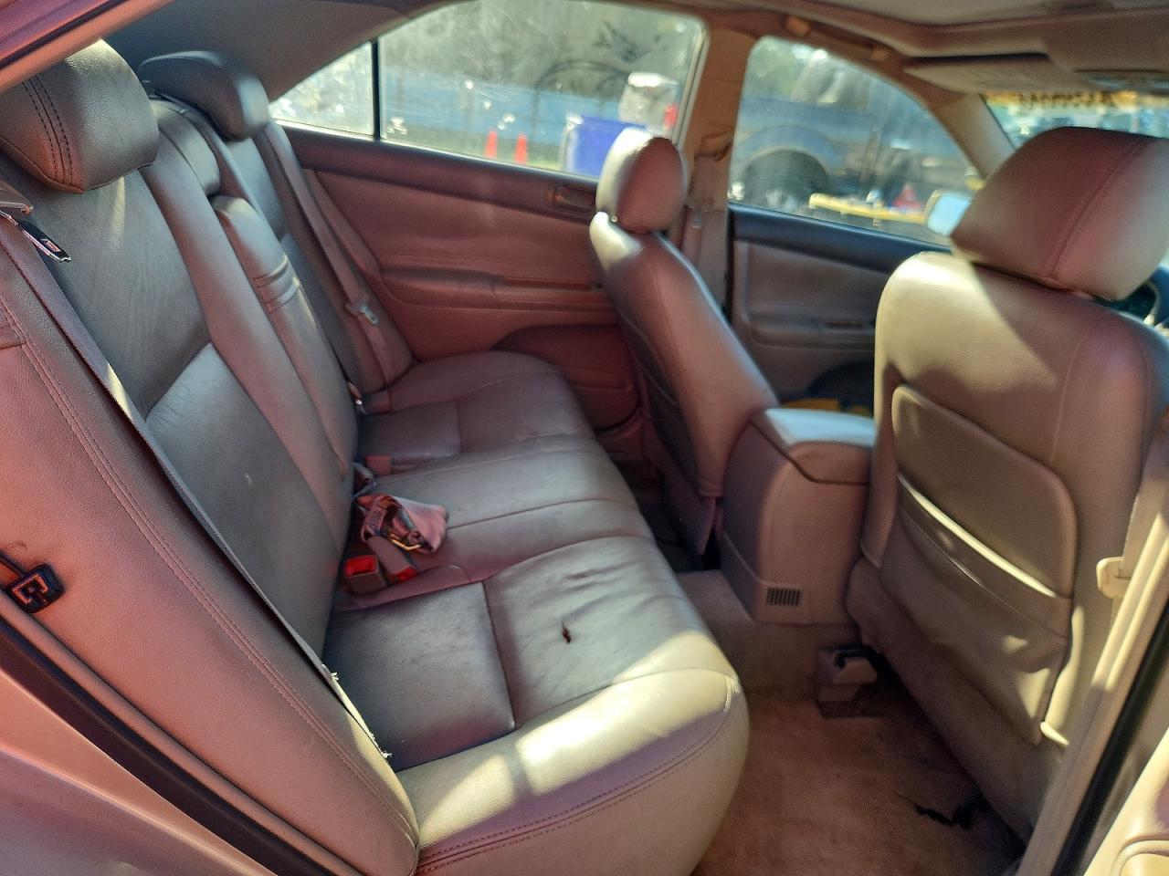 2004 Toyota Camry Le Tan vin: 4T1BE32K54U321830