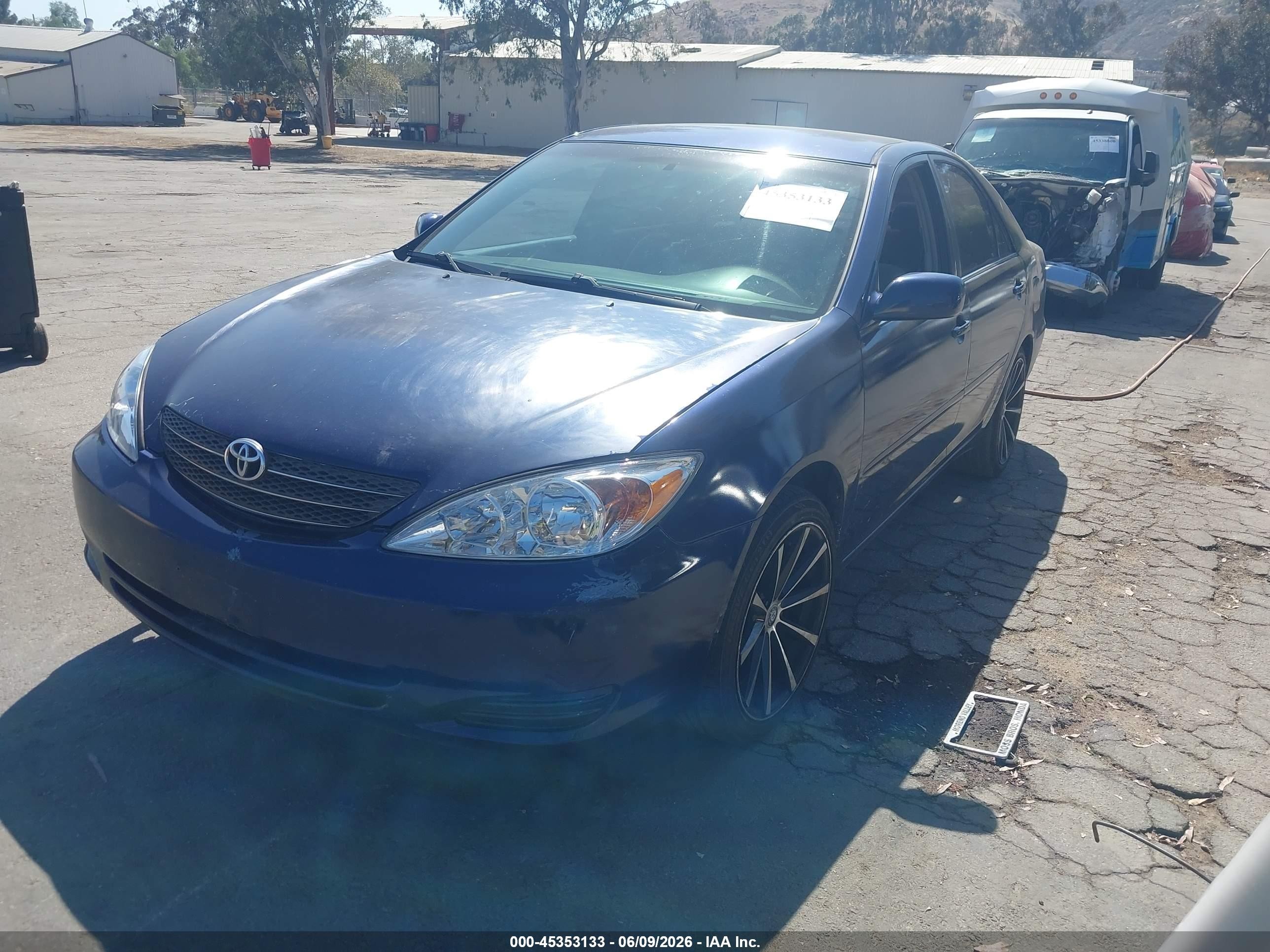 2004 Toyota Camry Le Blue vin: 4T1BE32K54U333668