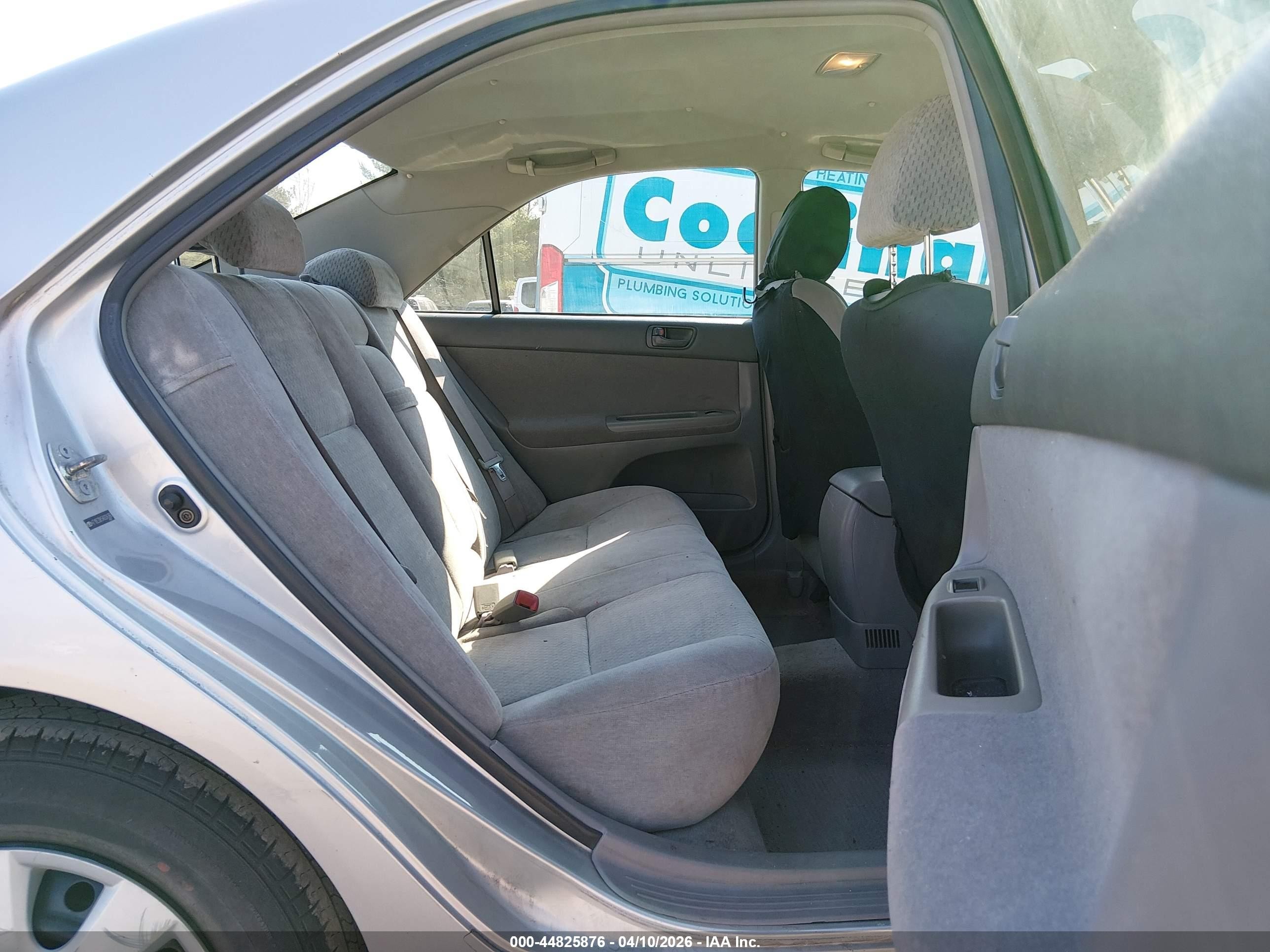 2004 Toyota Camry Le Silver vin: 4T1BE32K54U334366