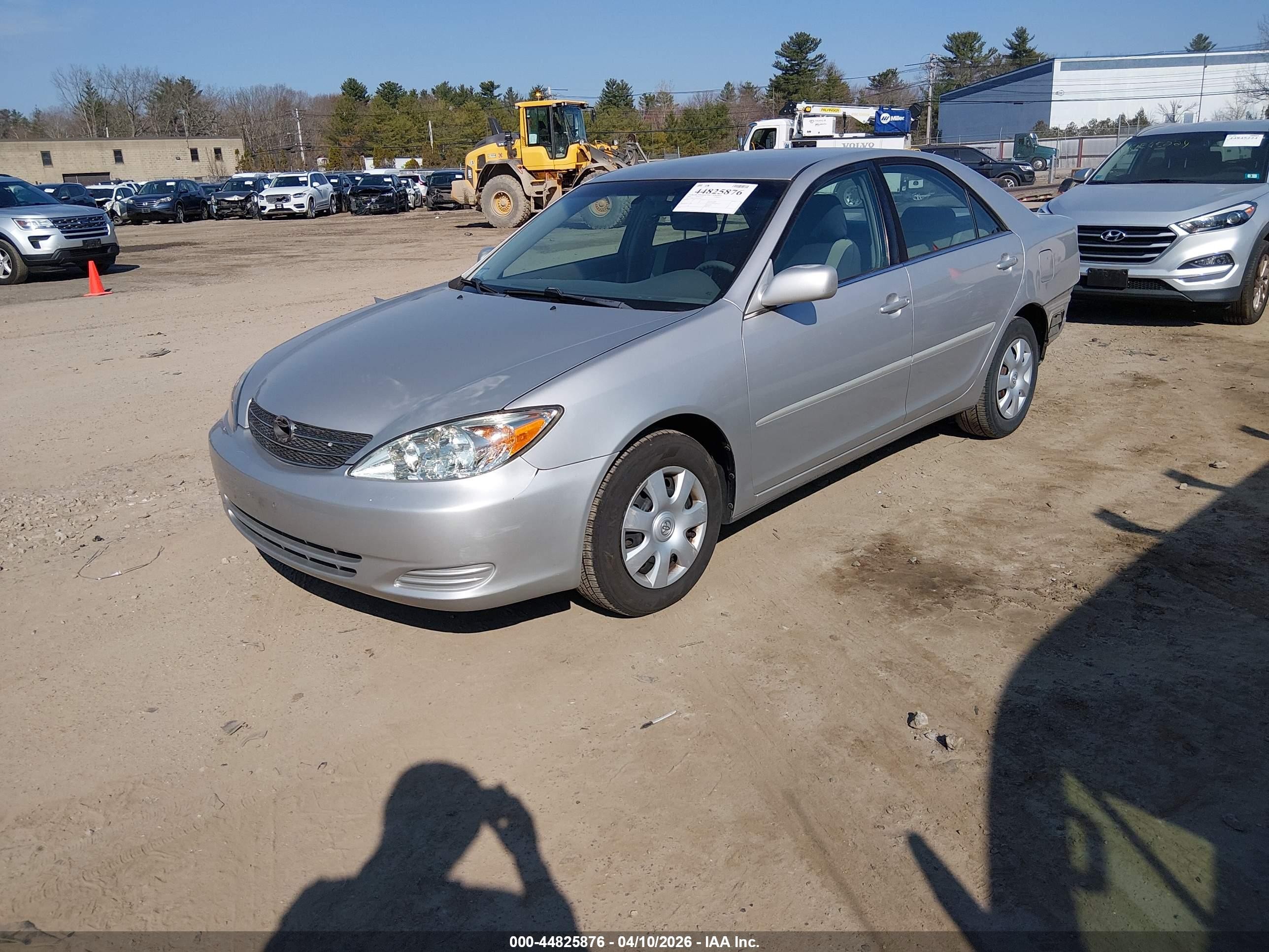 2004 Toyota Camry Le Silver vin: 4T1BE32K54U334366
