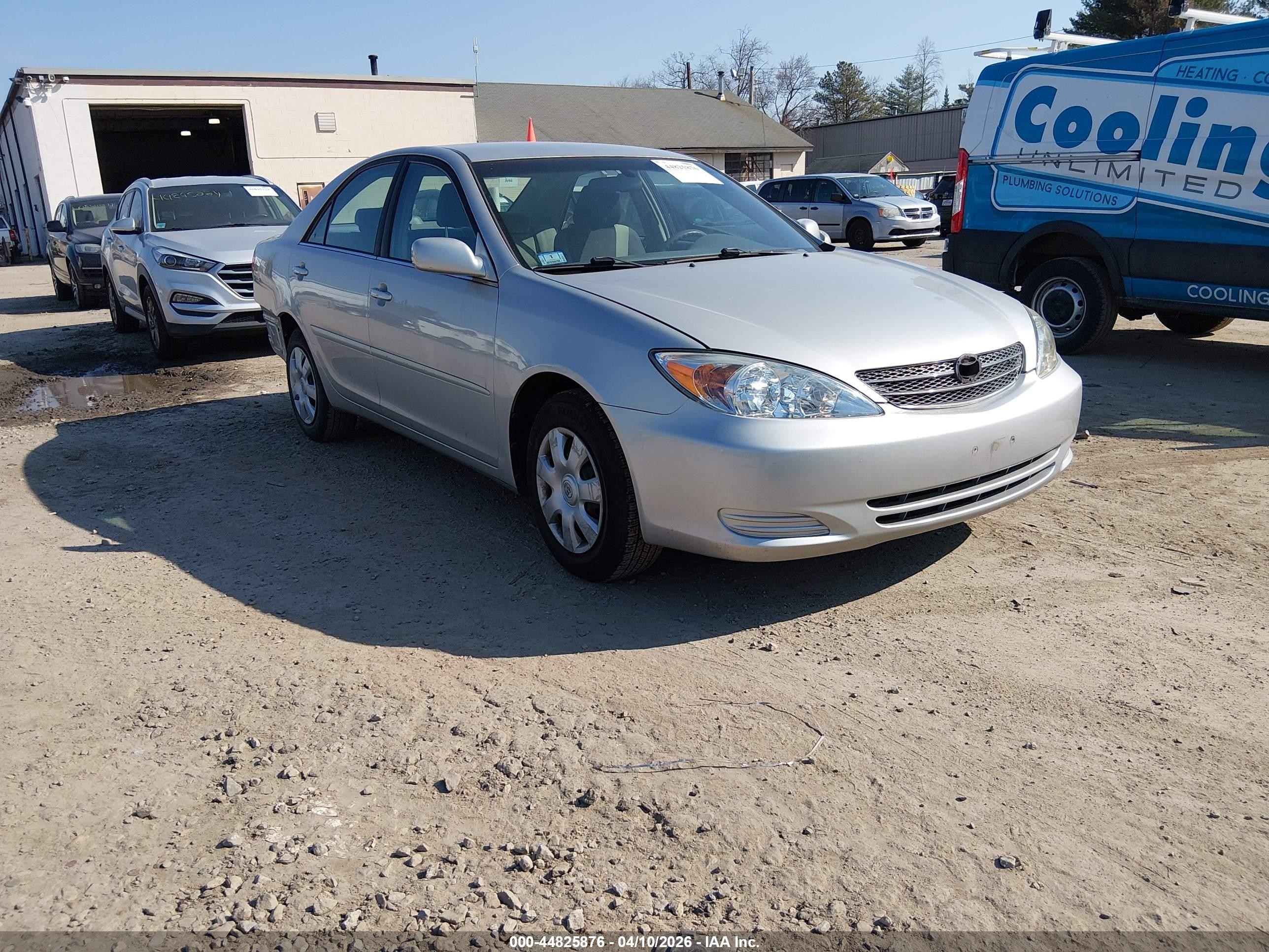 2004 Toyota Camry Le Silver vin: 4T1BE32K54U334366