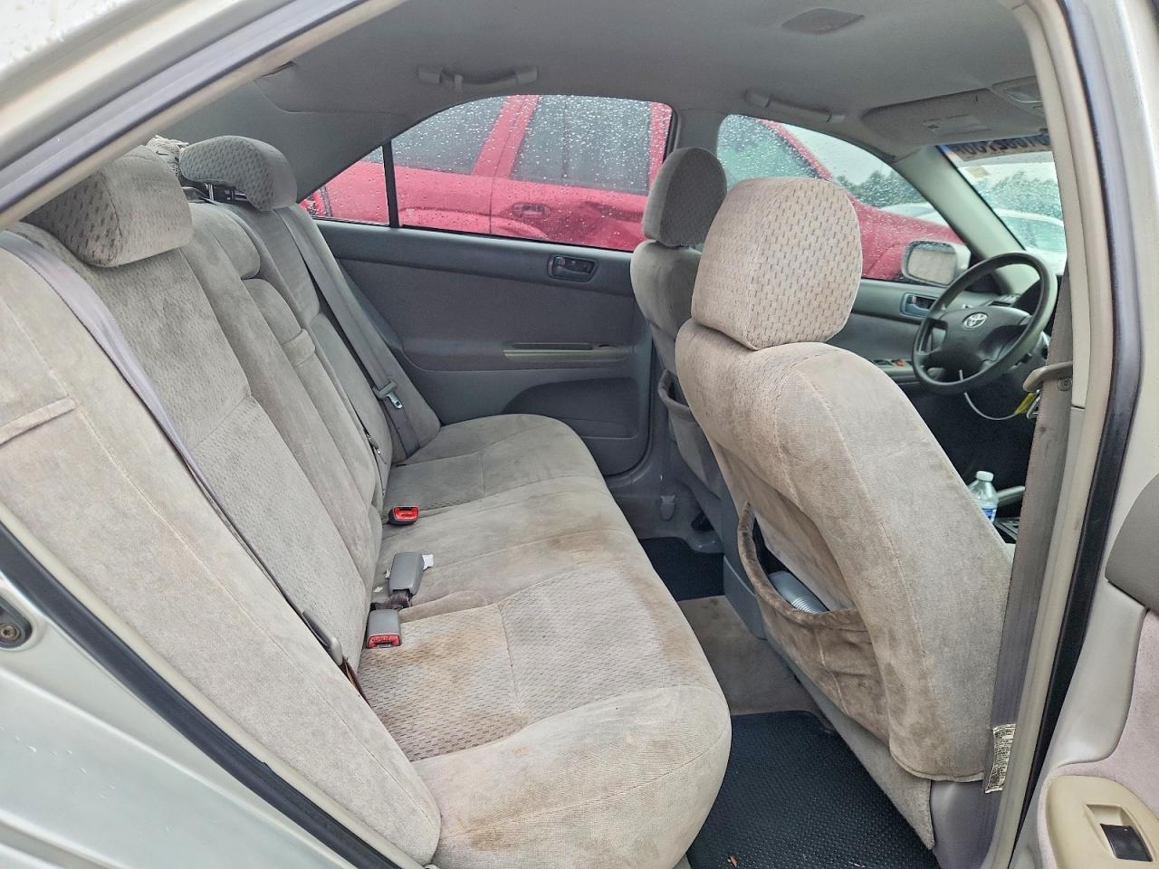 2004 Toyota Camry Le Silver vin: 4T1BE32K54U789945