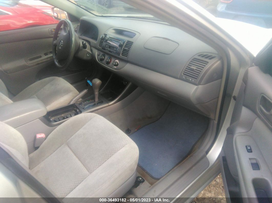 2004 Toyota Camry Le Серебряный vin: 4T1BE32K54U809675
