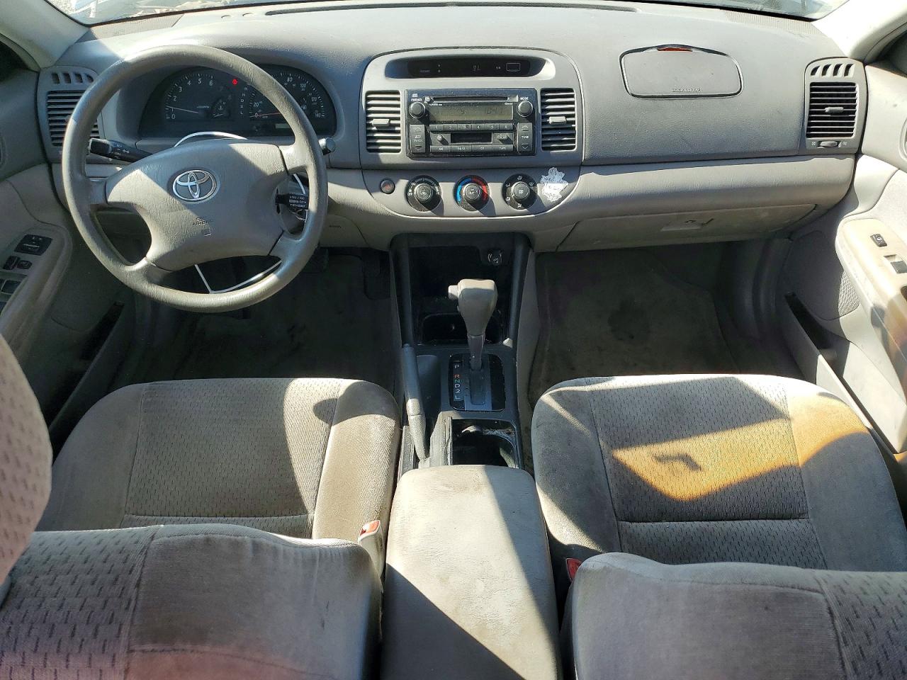 2004 Toyota Camry Le Silver vin: 4T1BE32K54U814939