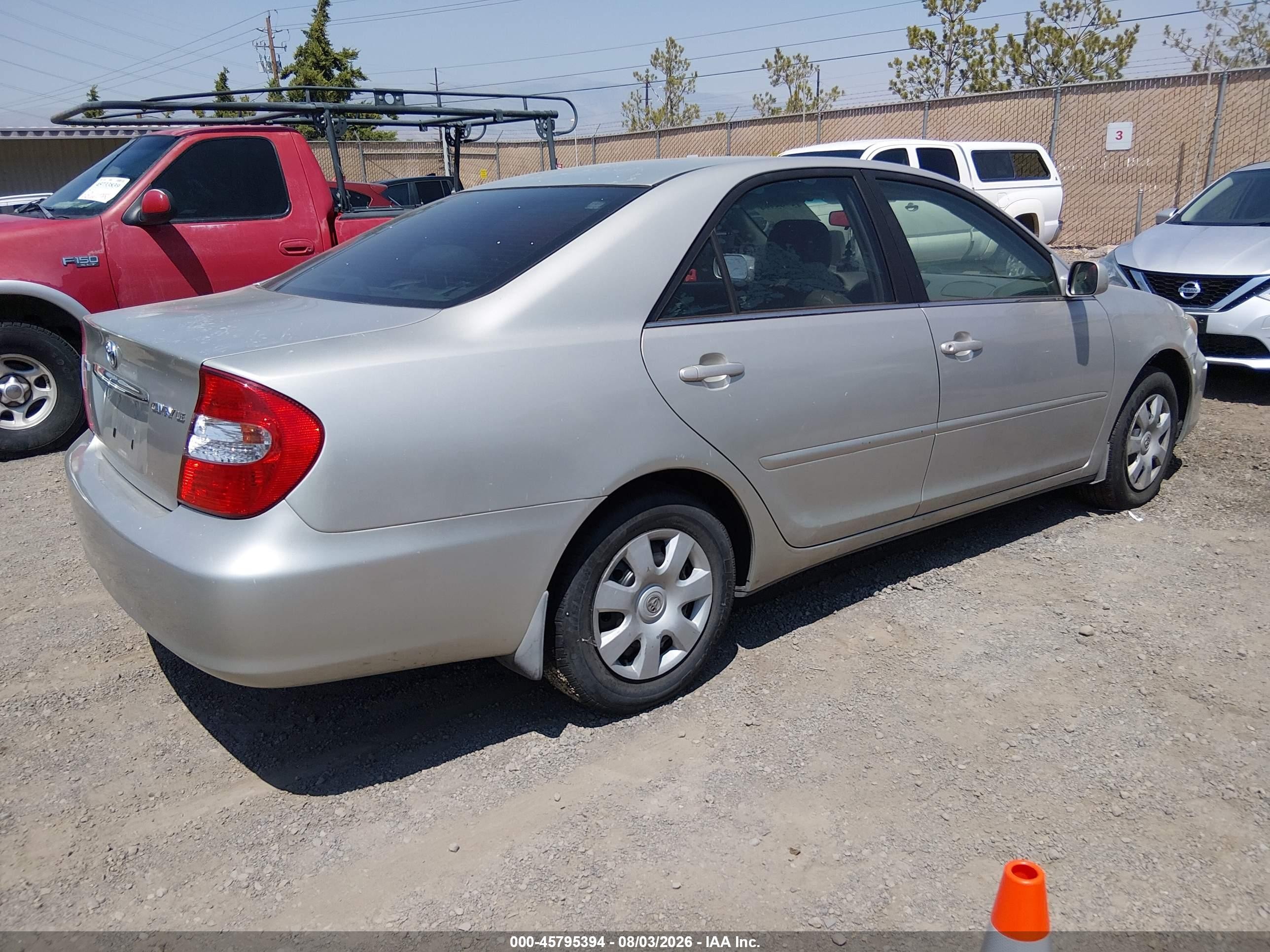 2004 Toyota Camry Le Silver vin: 4T1BE32K54U816397