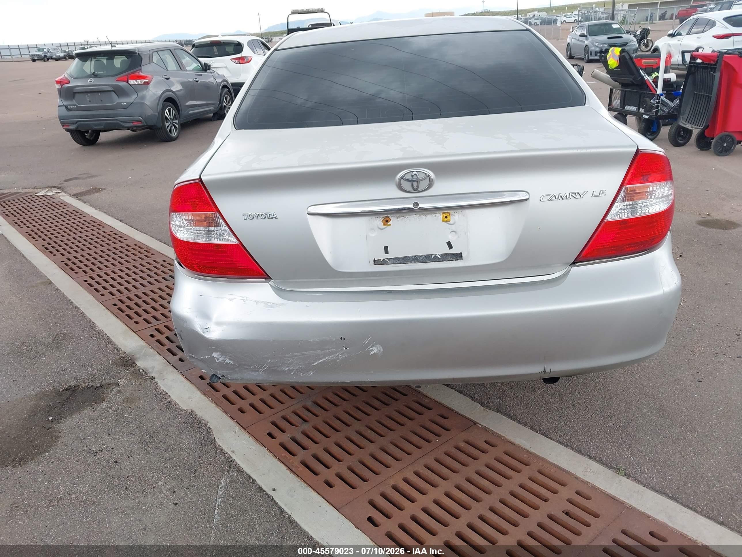 2004 Toyota Camry Le Silver vin: 4T1BE32K54U890418