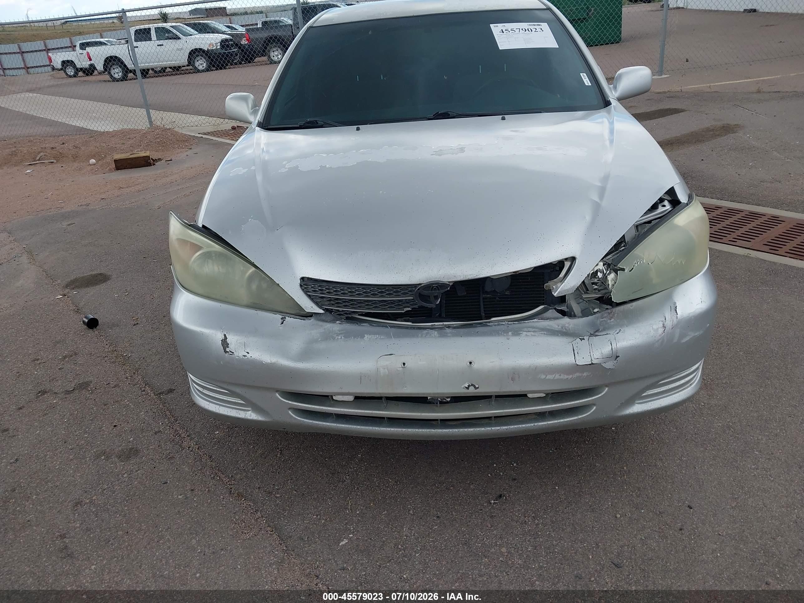2004 Toyota Camry Le Silver vin: 4T1BE32K54U890418