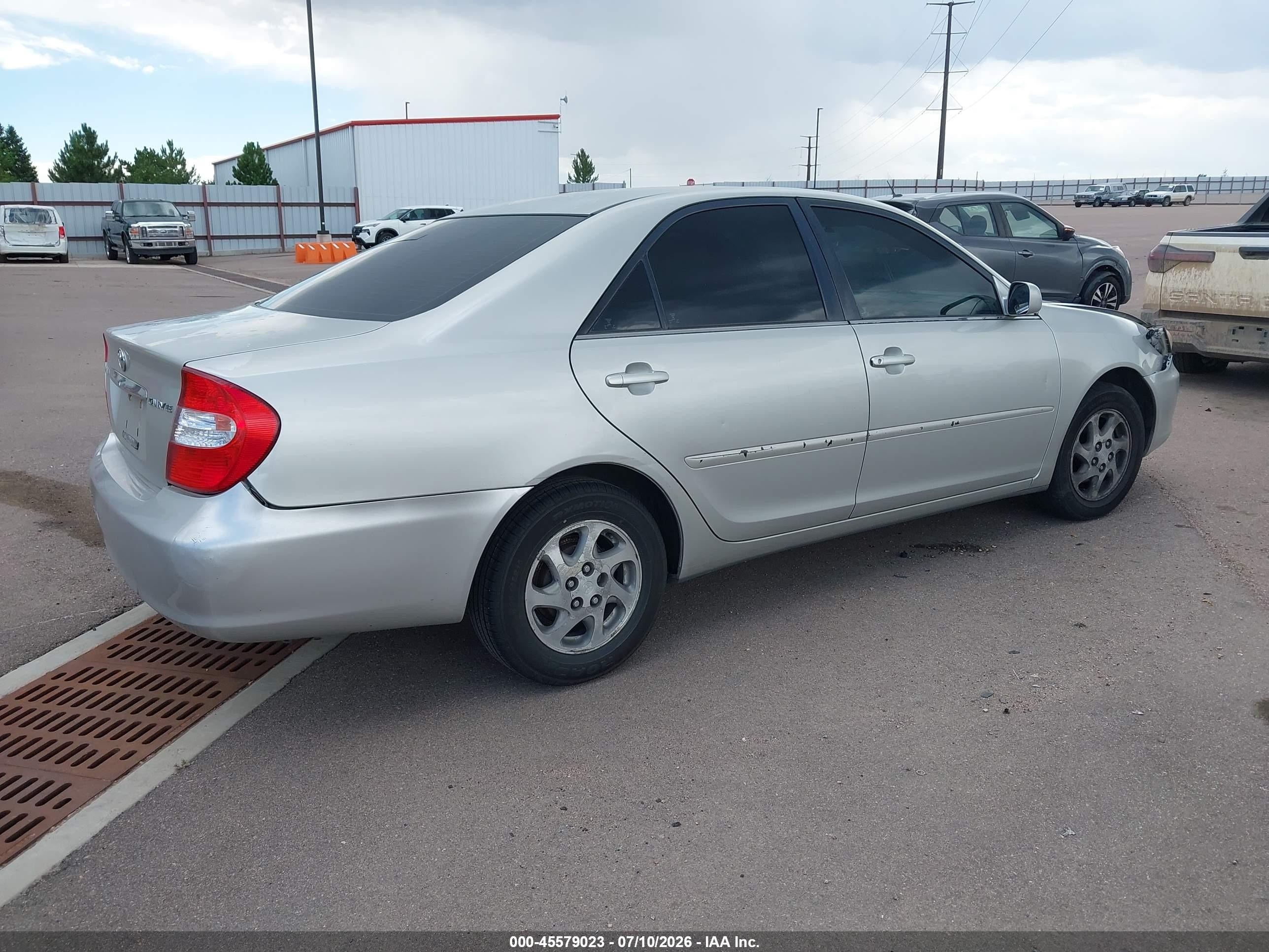 2004 Toyota Camry Le Silver vin: 4T1BE32K54U890418