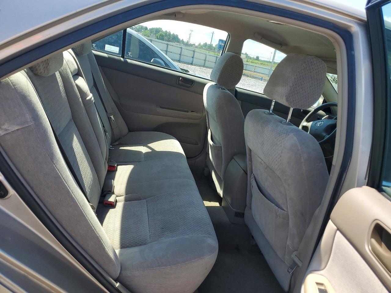 2004 Toyota Camry Le Tan vin: 4T1BE32K54U894971