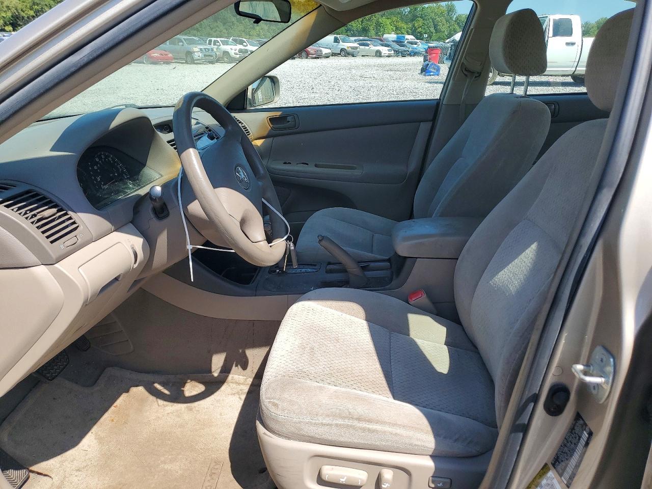 2004 Toyota Camry Le Tan vin: 4T1BE32K54U894971