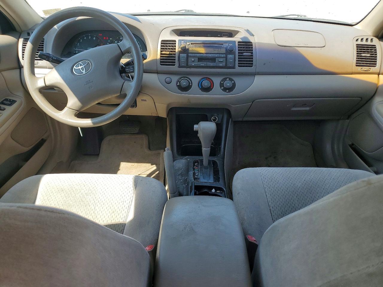 2004 Toyota Camry Le Tan vin: 4T1BE32K54U894971