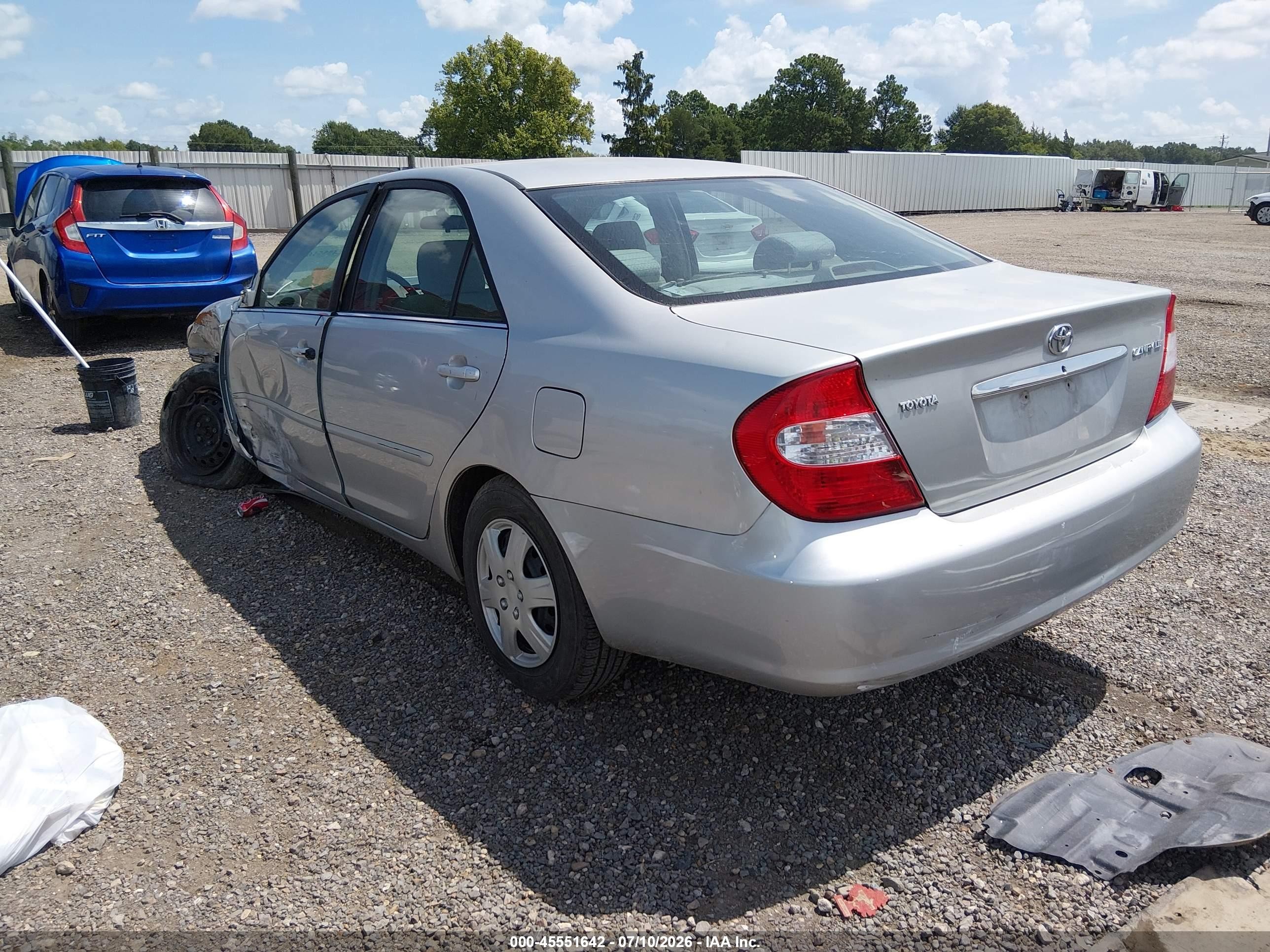 2004 Toyota Camry Le Silver vin: 4T1BE32K54U914832