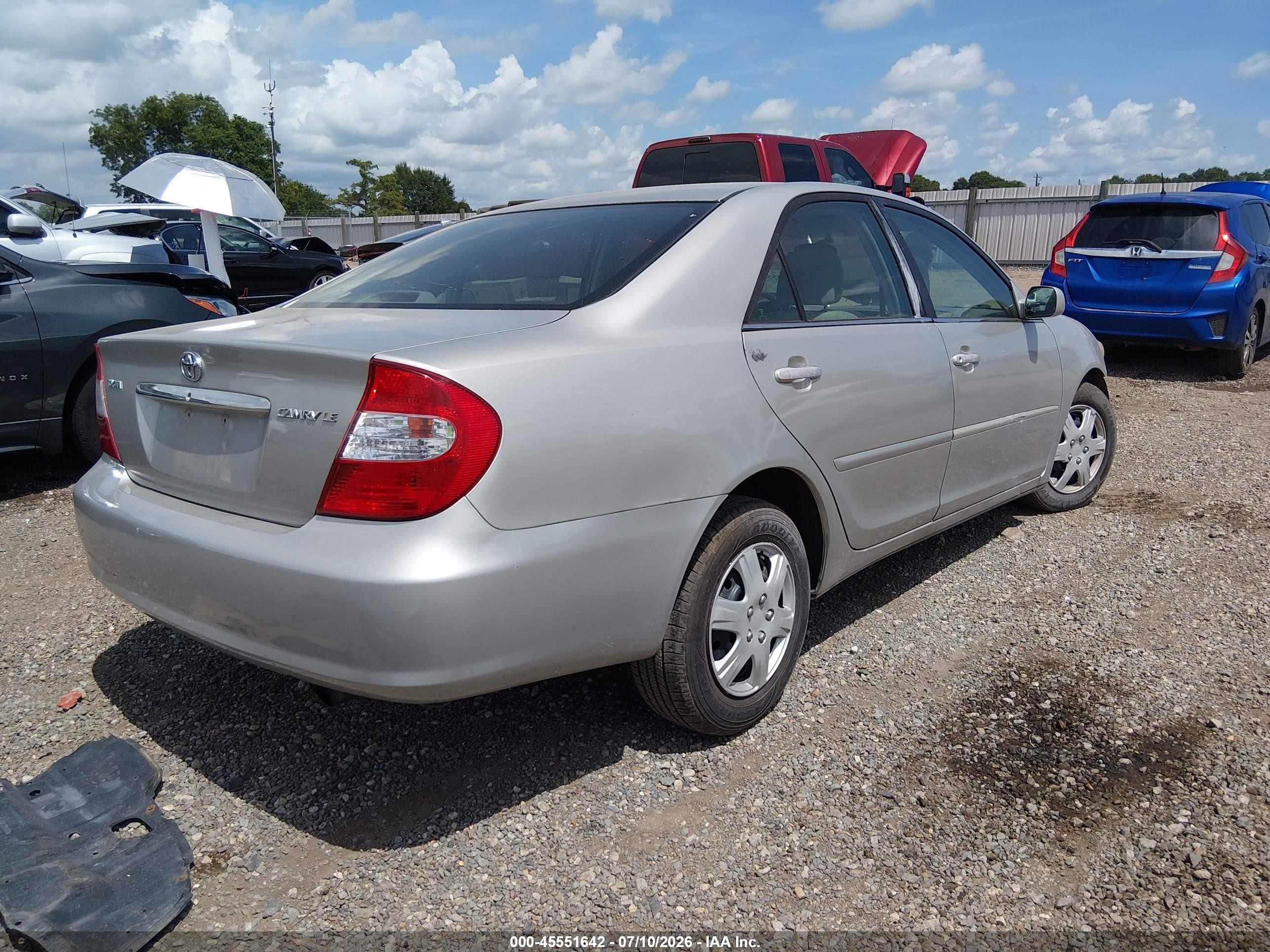 2004 Toyota Camry Le Silver vin: 4T1BE32K54U914832