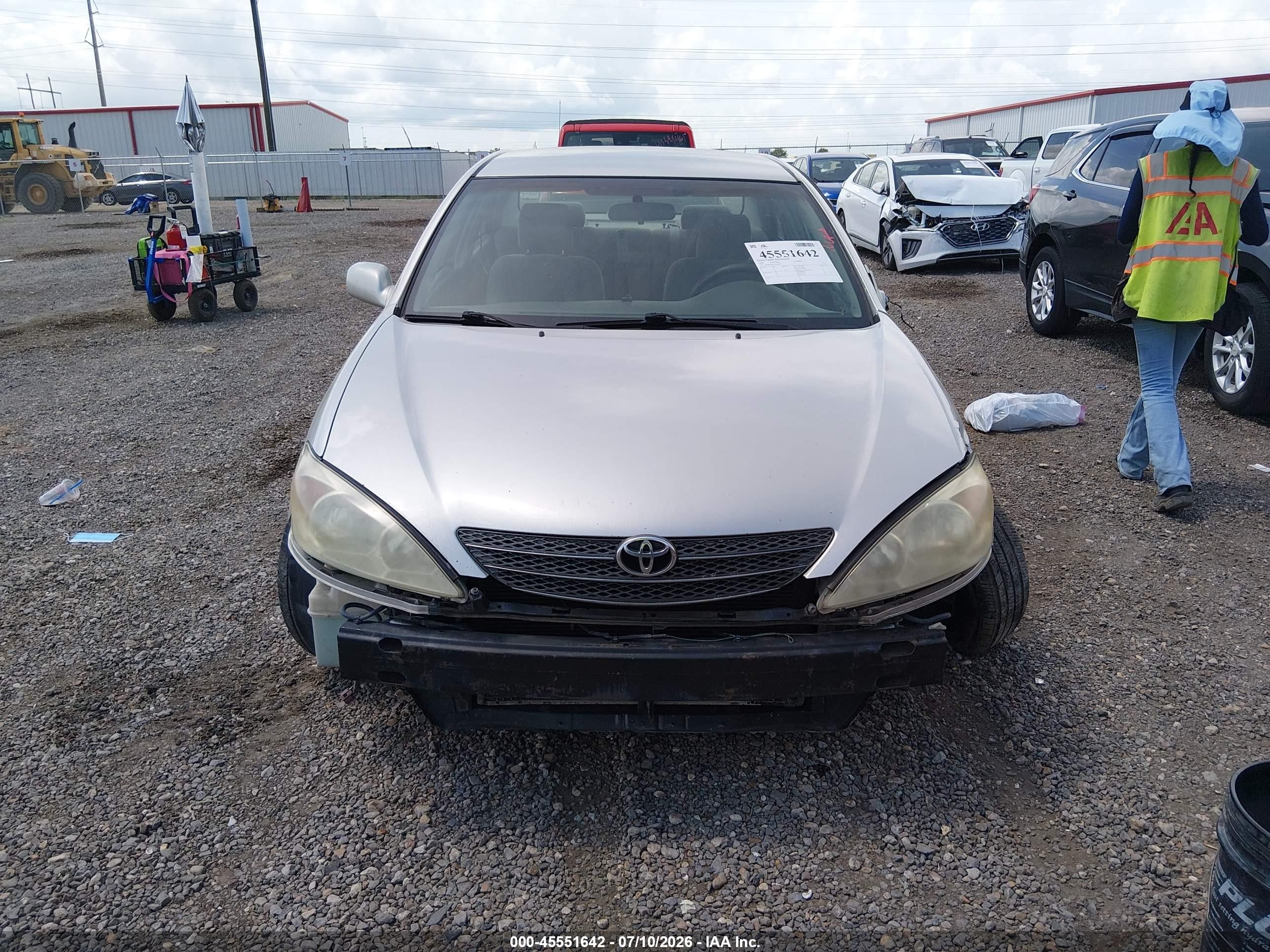 2004 Toyota Camry Le Silver vin: 4T1BE32K54U914832