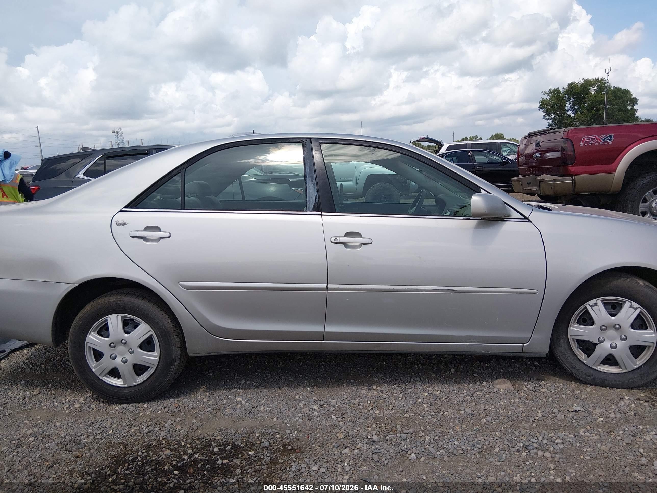 2004 Toyota Camry Le Silver vin: 4T1BE32K54U914832