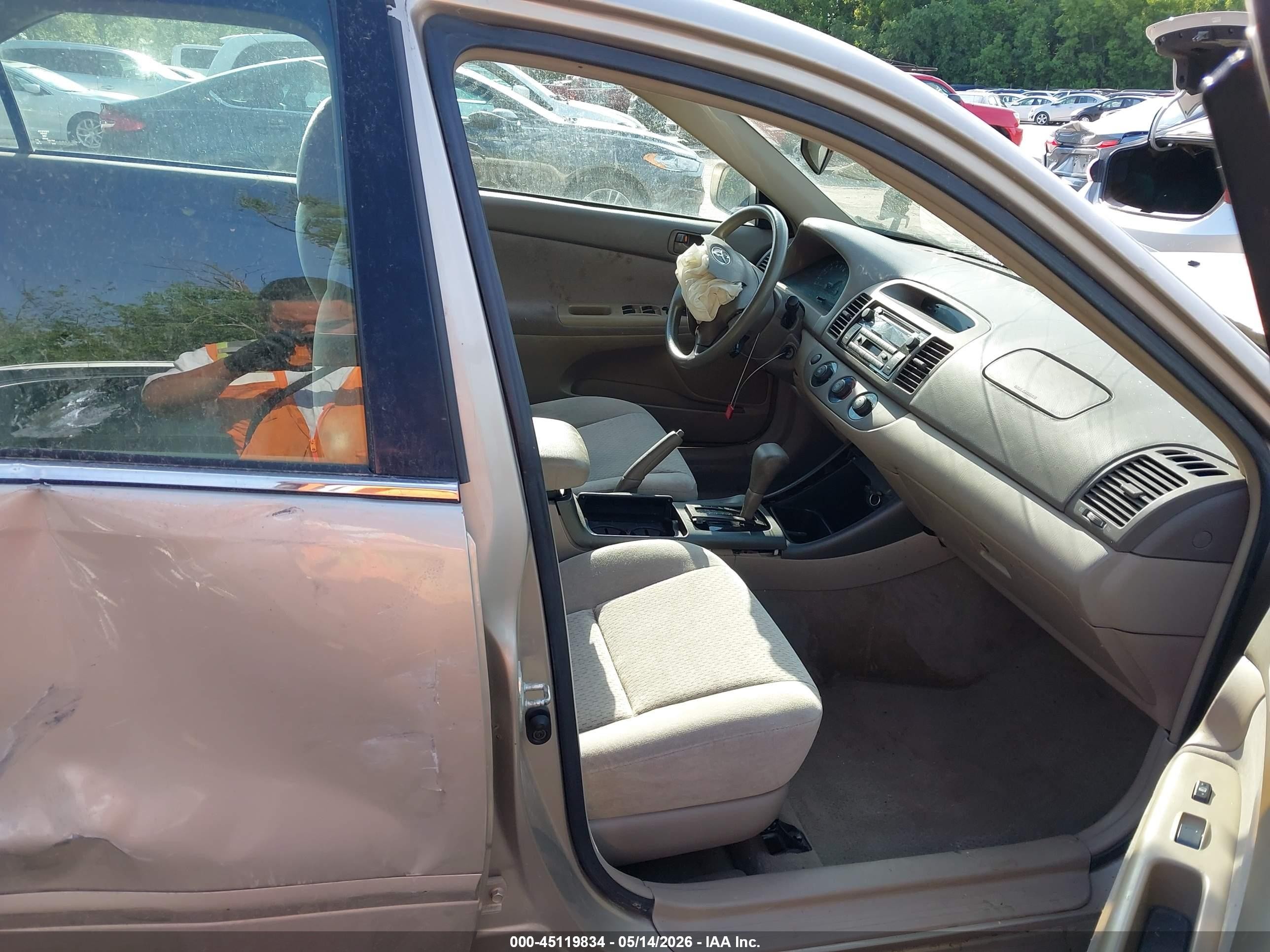 2004 Toyota Camry Le Champagne vin: 4T1BE32K54U917116