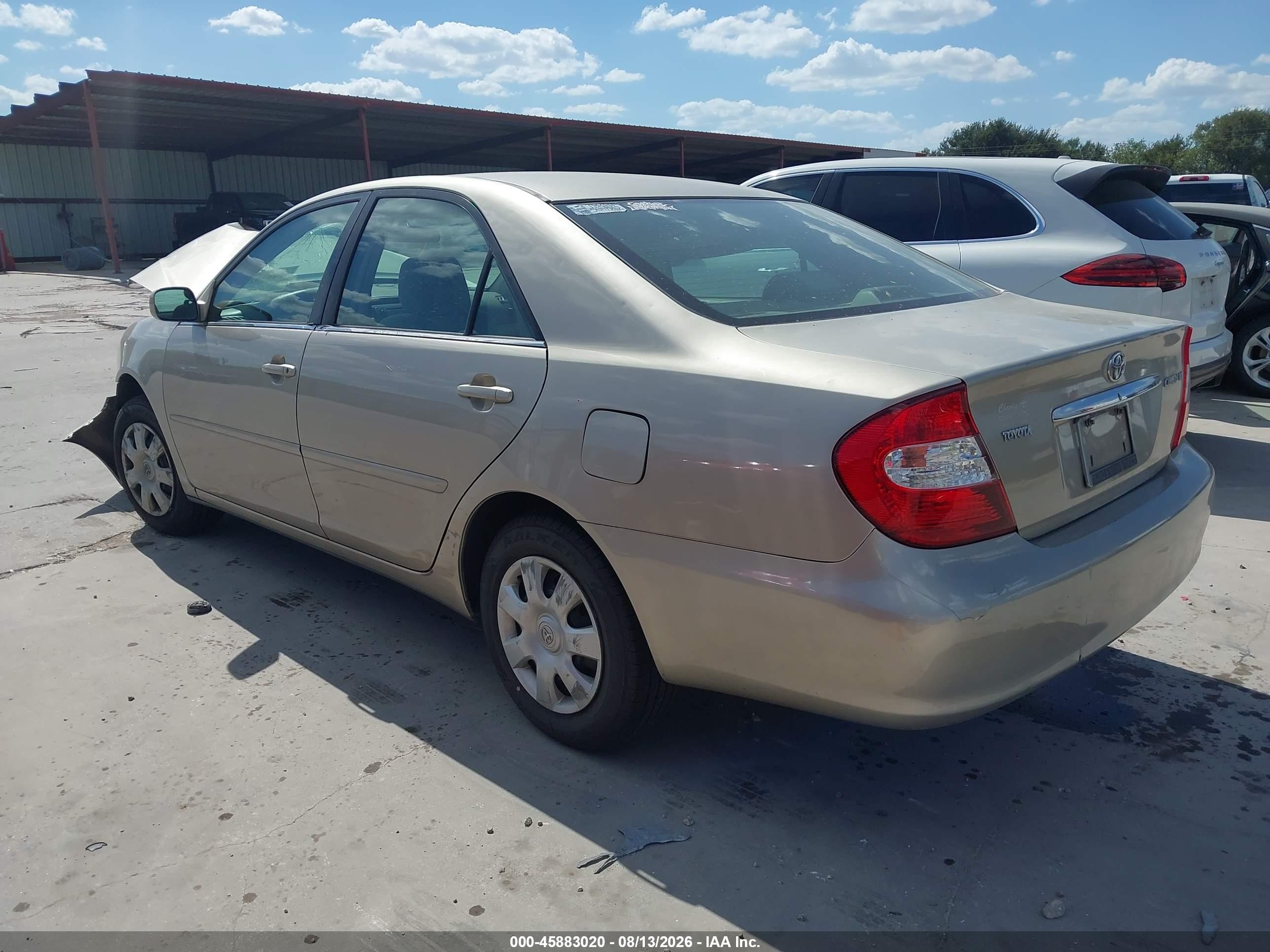 2004 Toyota Camry Le Gold vin: 4T1BE32K54U939133
