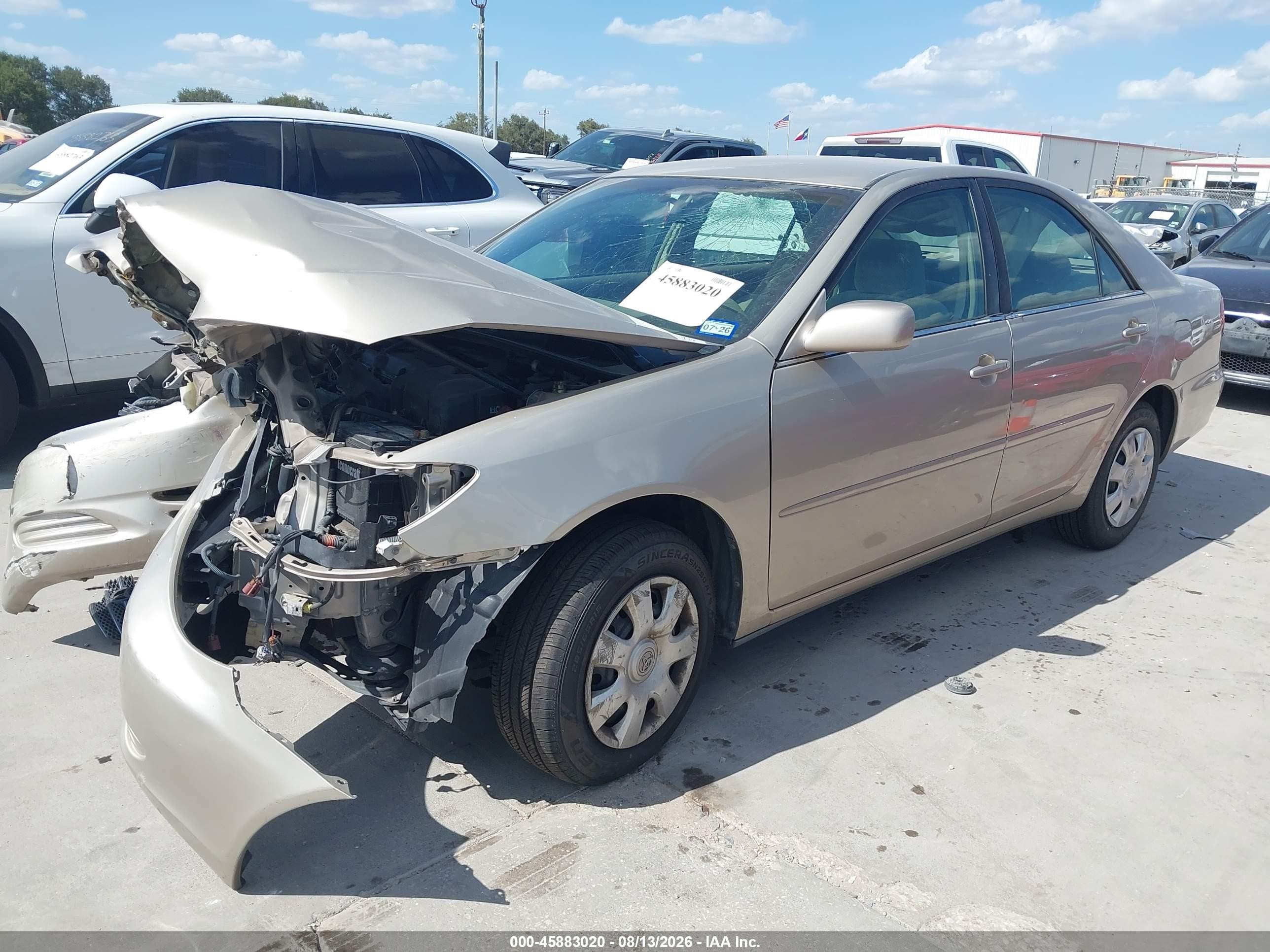 2004 Toyota Camry Le Gold vin: 4T1BE32K54U939133