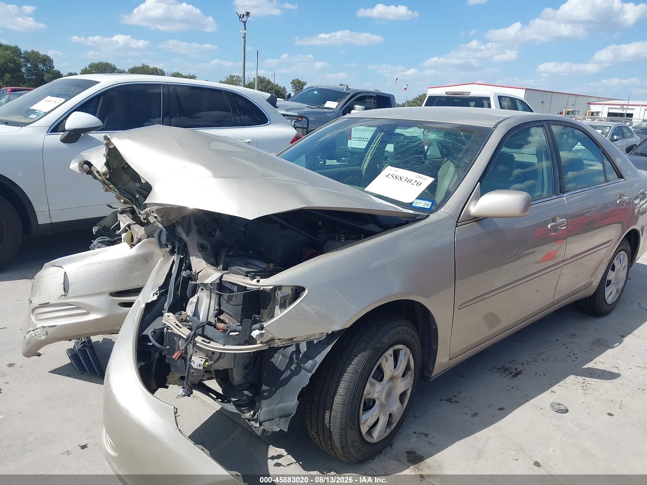 2004 Toyota Camry Le Gold vin: 4T1BE32K54U939133