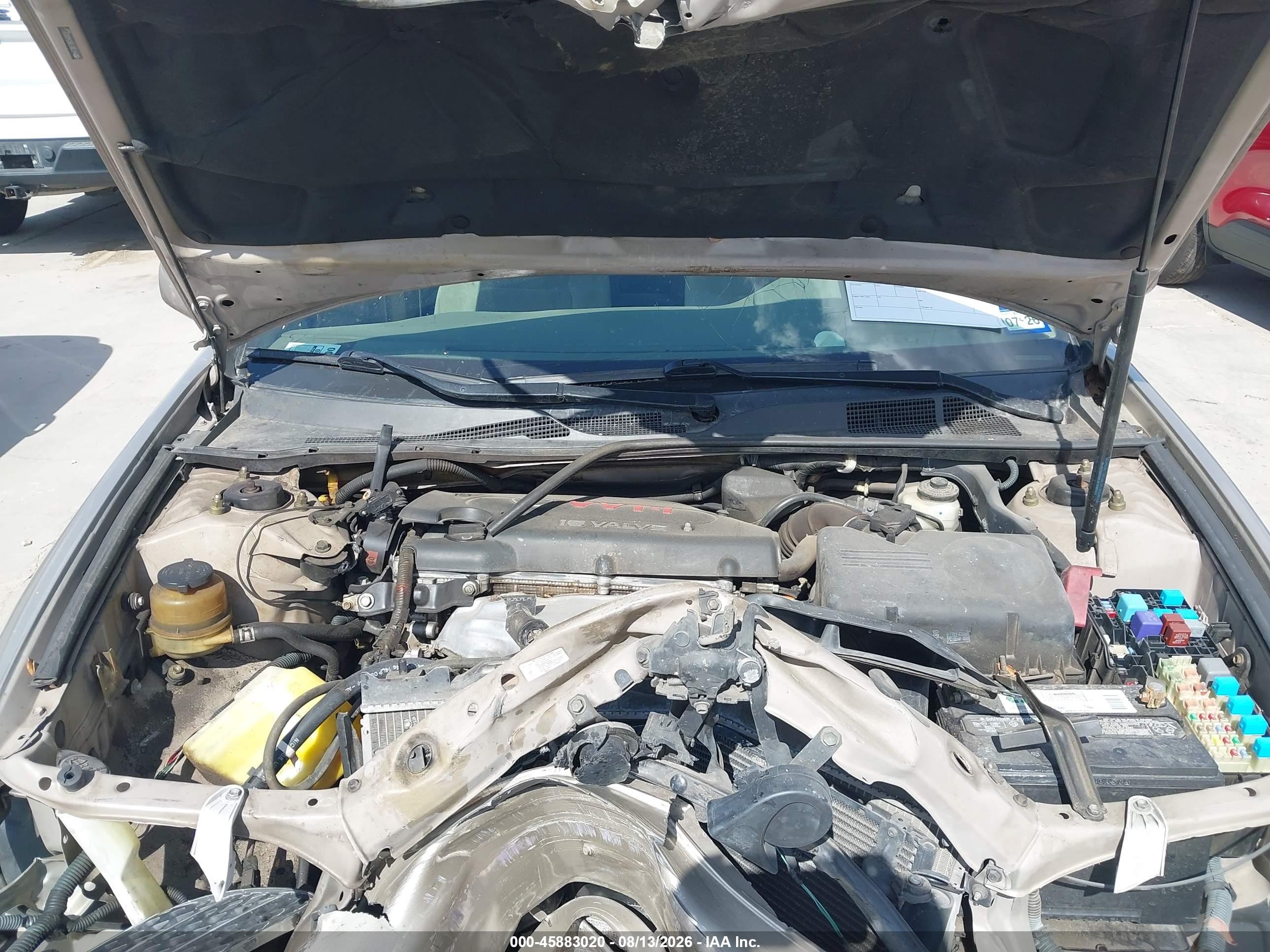 2004 Toyota Camry Le Gold vin: 4T1BE32K54U939133