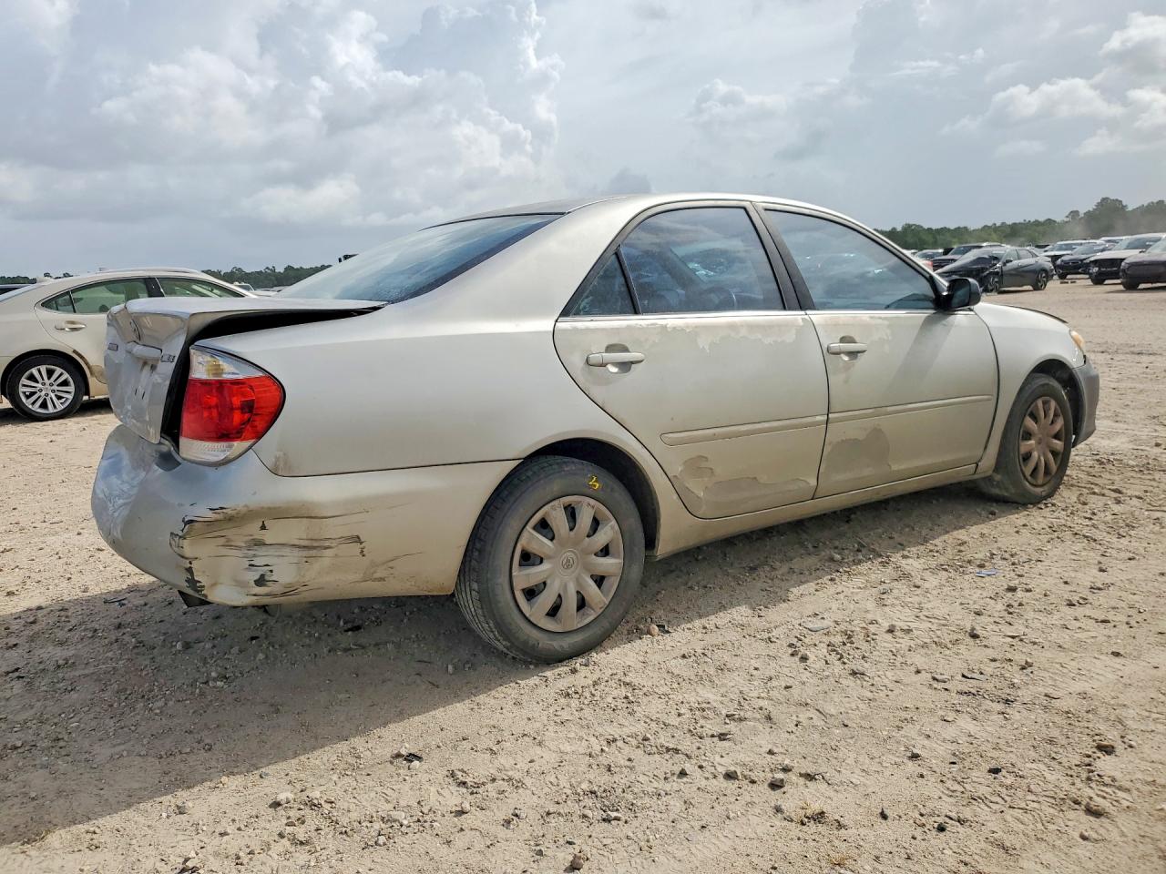 2005 Toyota Camry Le Silver vin: 4T1BE32K55U008536