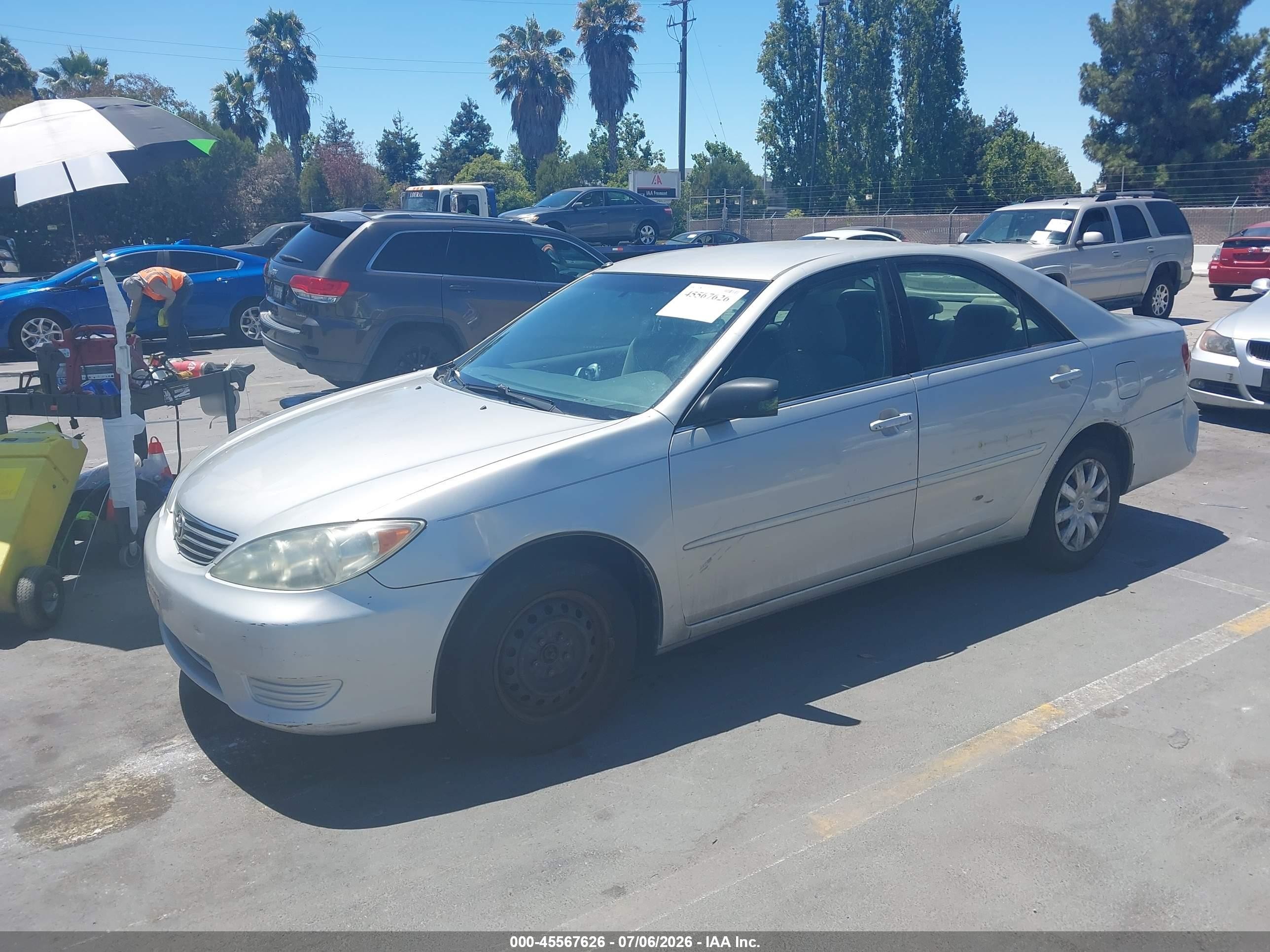 2005 Toyota Camry Std Silver vin: 4T1BE32K55U009413