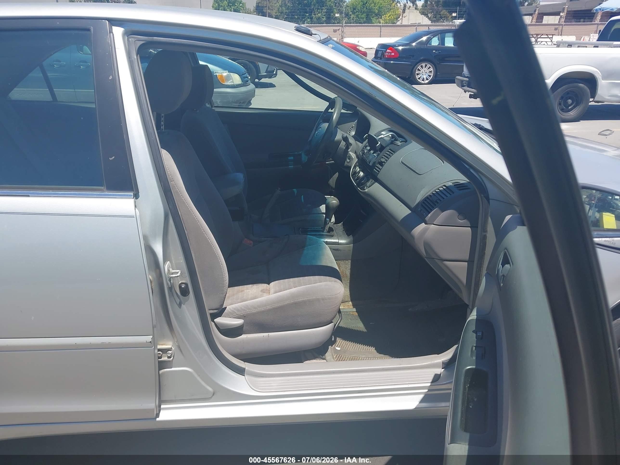 2005 Toyota Camry Std Silver vin: 4T1BE32K55U009413
