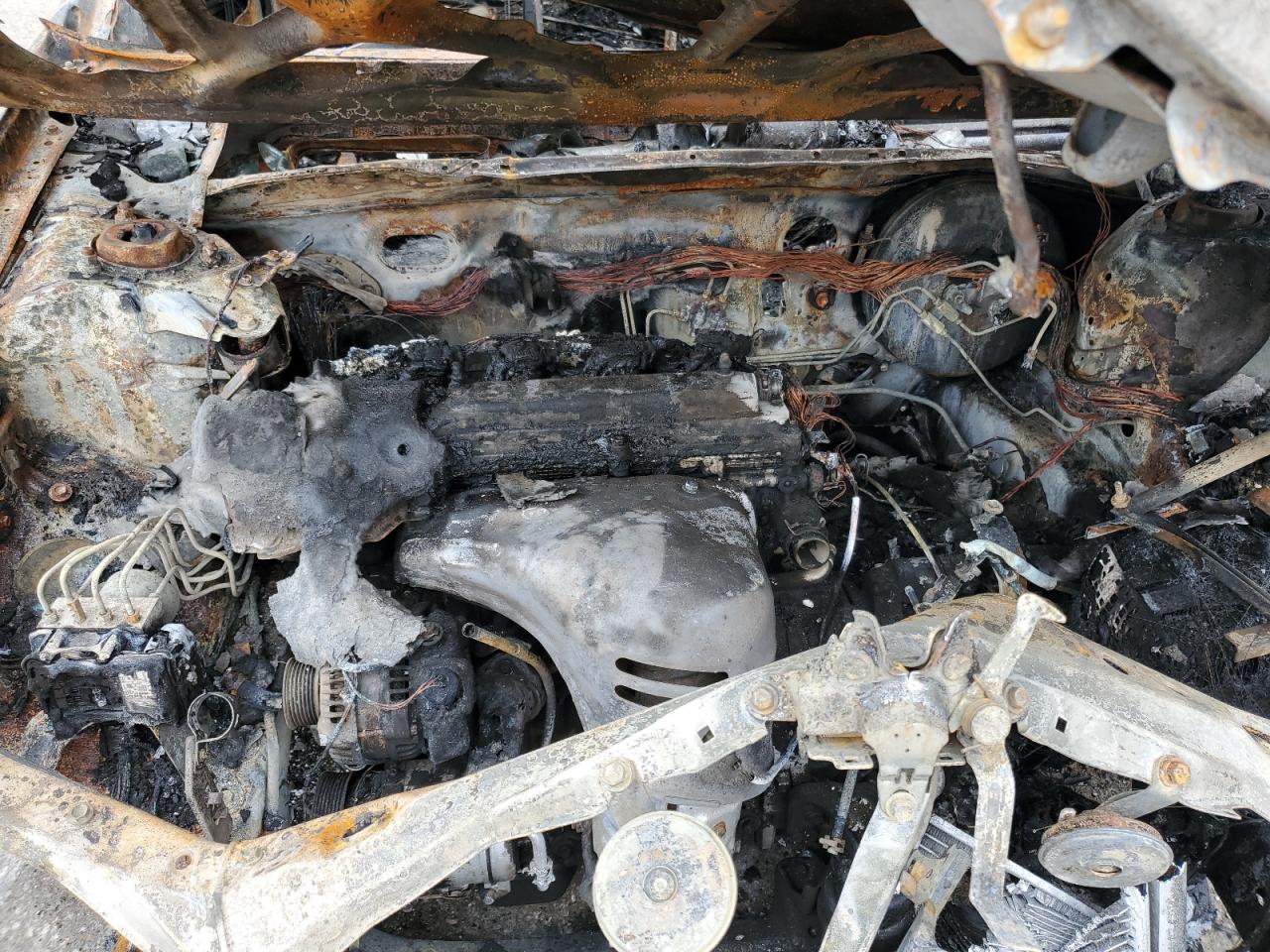 2005 Toyota Camry Le Burn vin: 4T1BE32K55U023876