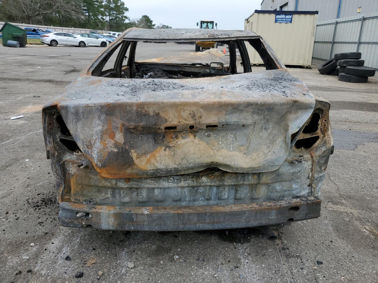 2005 Toyota Camry Le Burn vin: 4T1BE32K55U023876