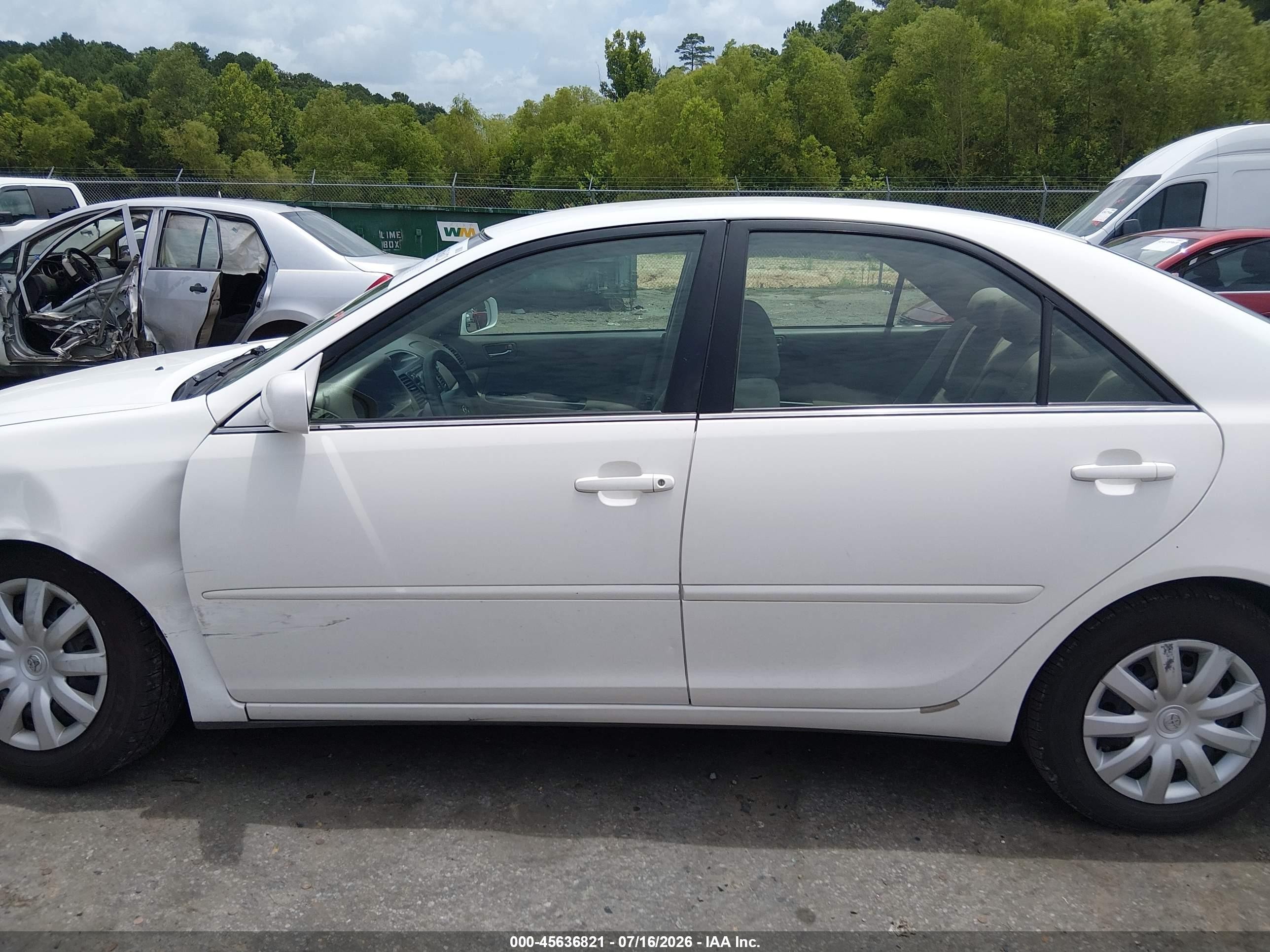 2005 Toyota Camry Le White vin: 4T1BE32K55U026826