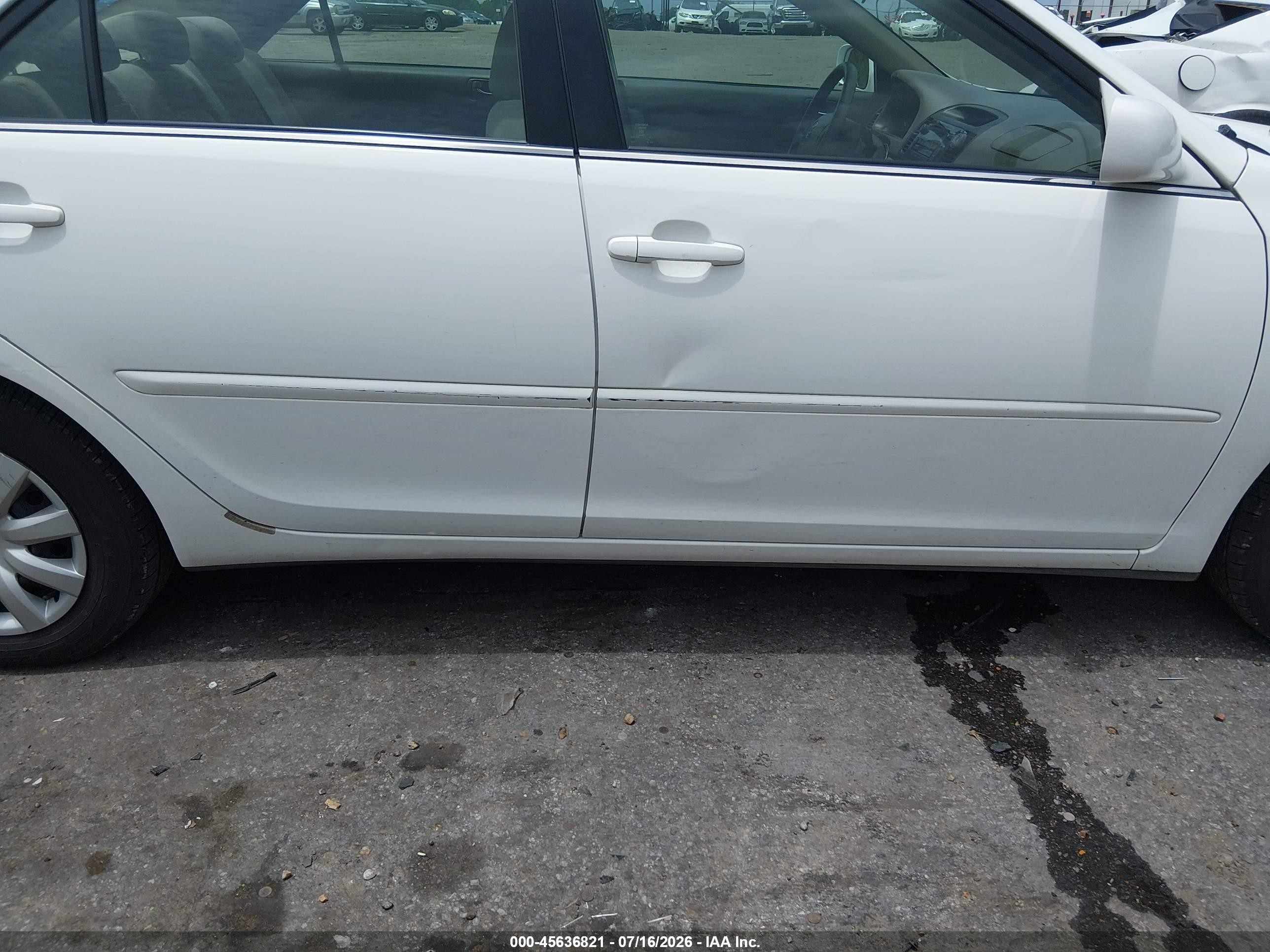 2005 Toyota Camry Le White vin: 4T1BE32K55U026826