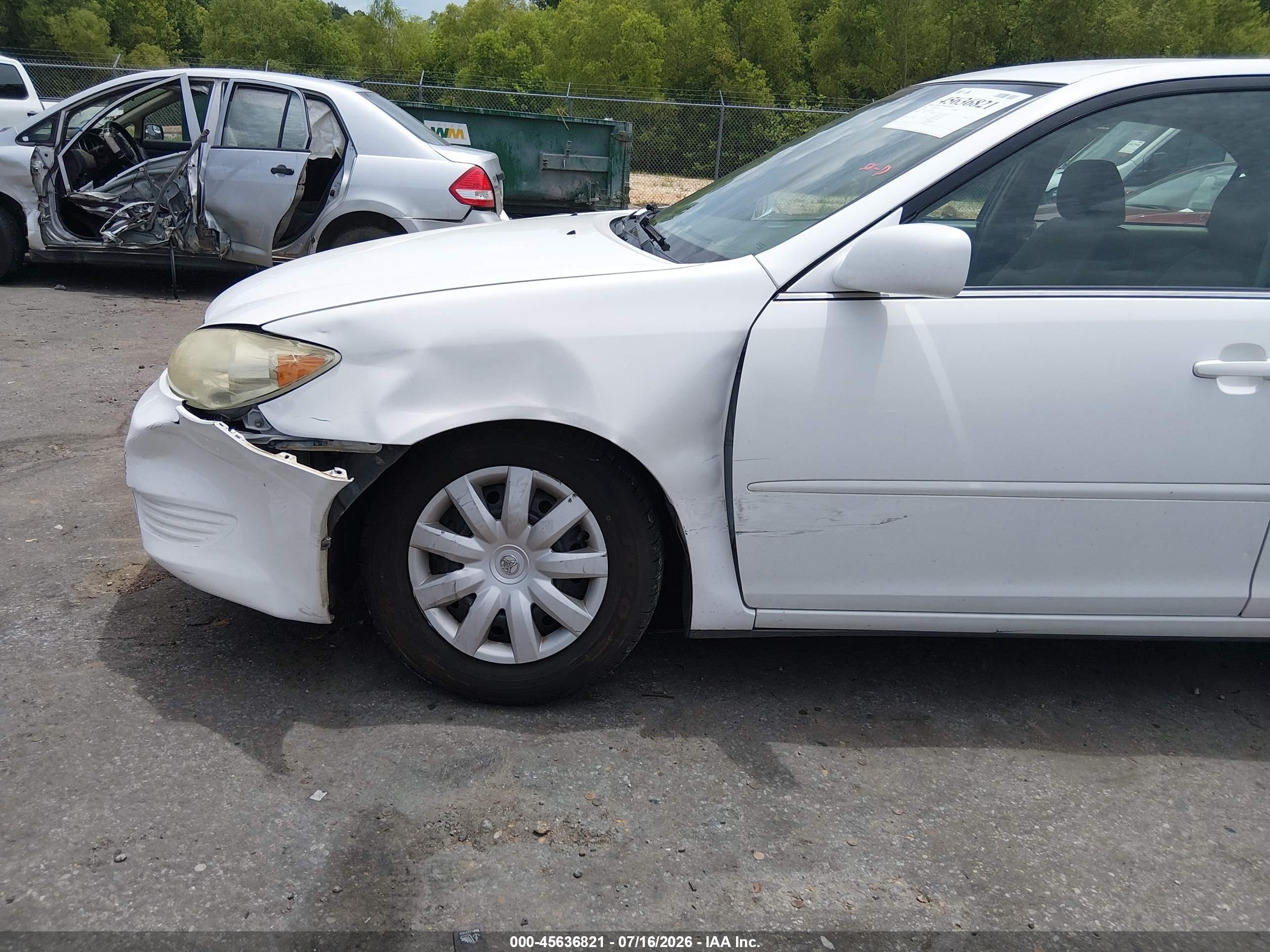 2005 Toyota Camry Le White vin: 4T1BE32K55U026826