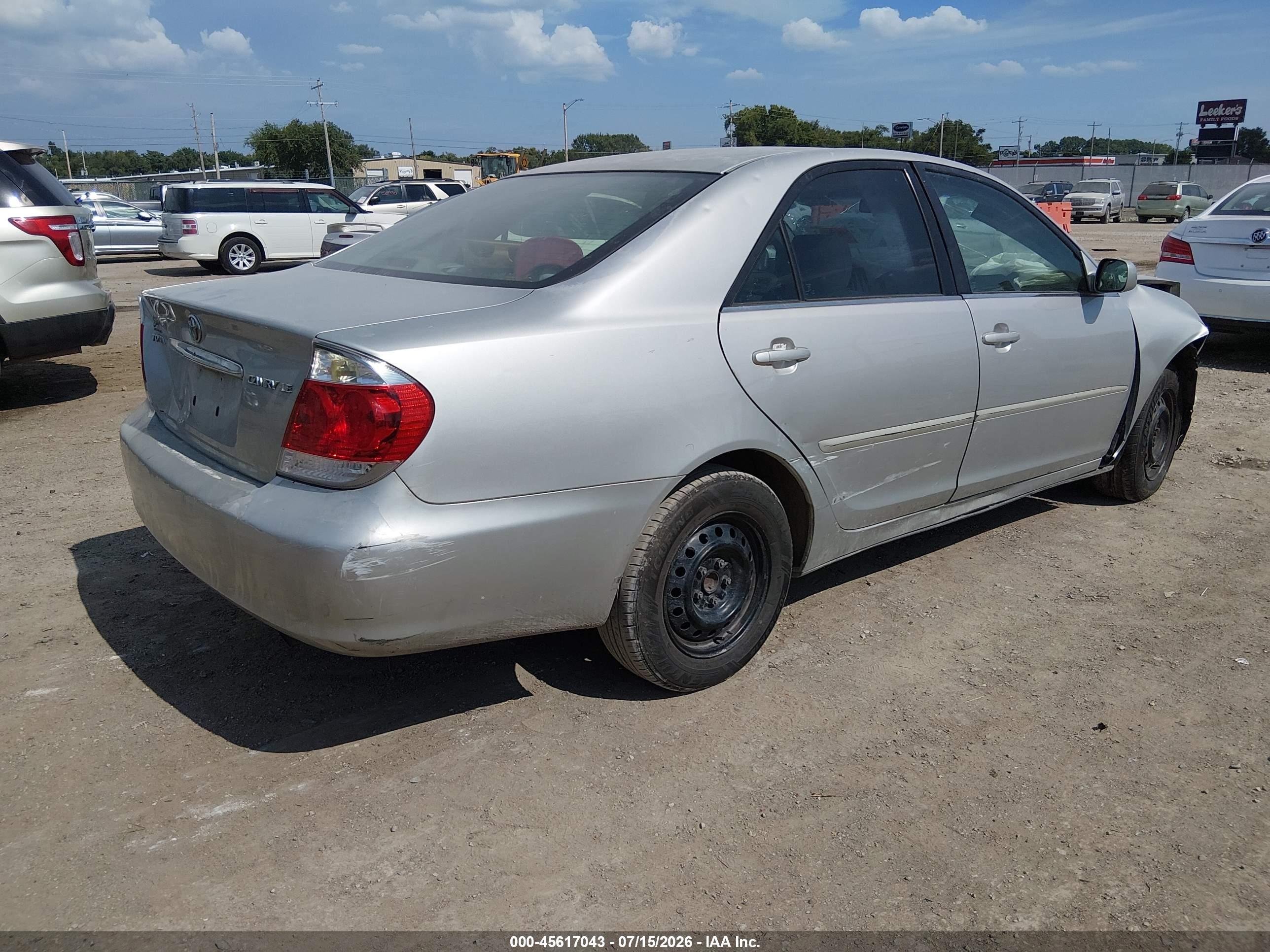 2005 Toyota Camry Le Gray vin: 4T1BE32K55U045926