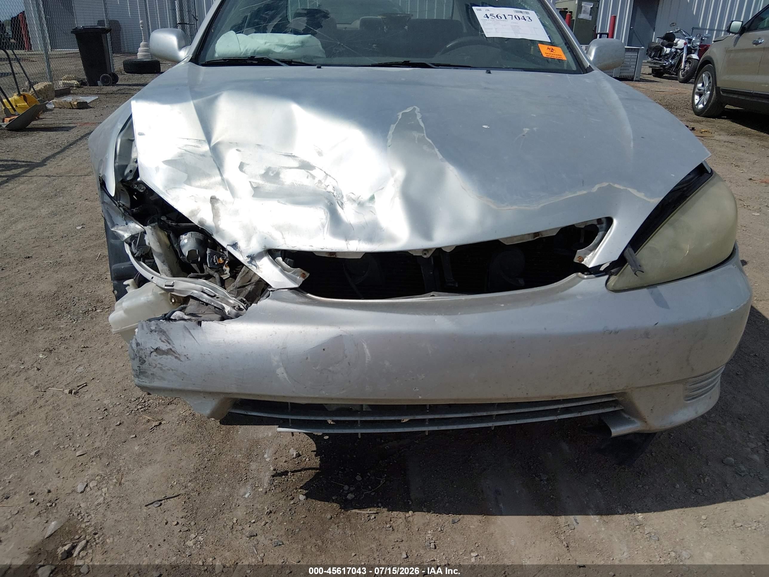2005 Toyota Camry Le Gray vin: 4T1BE32K55U045926