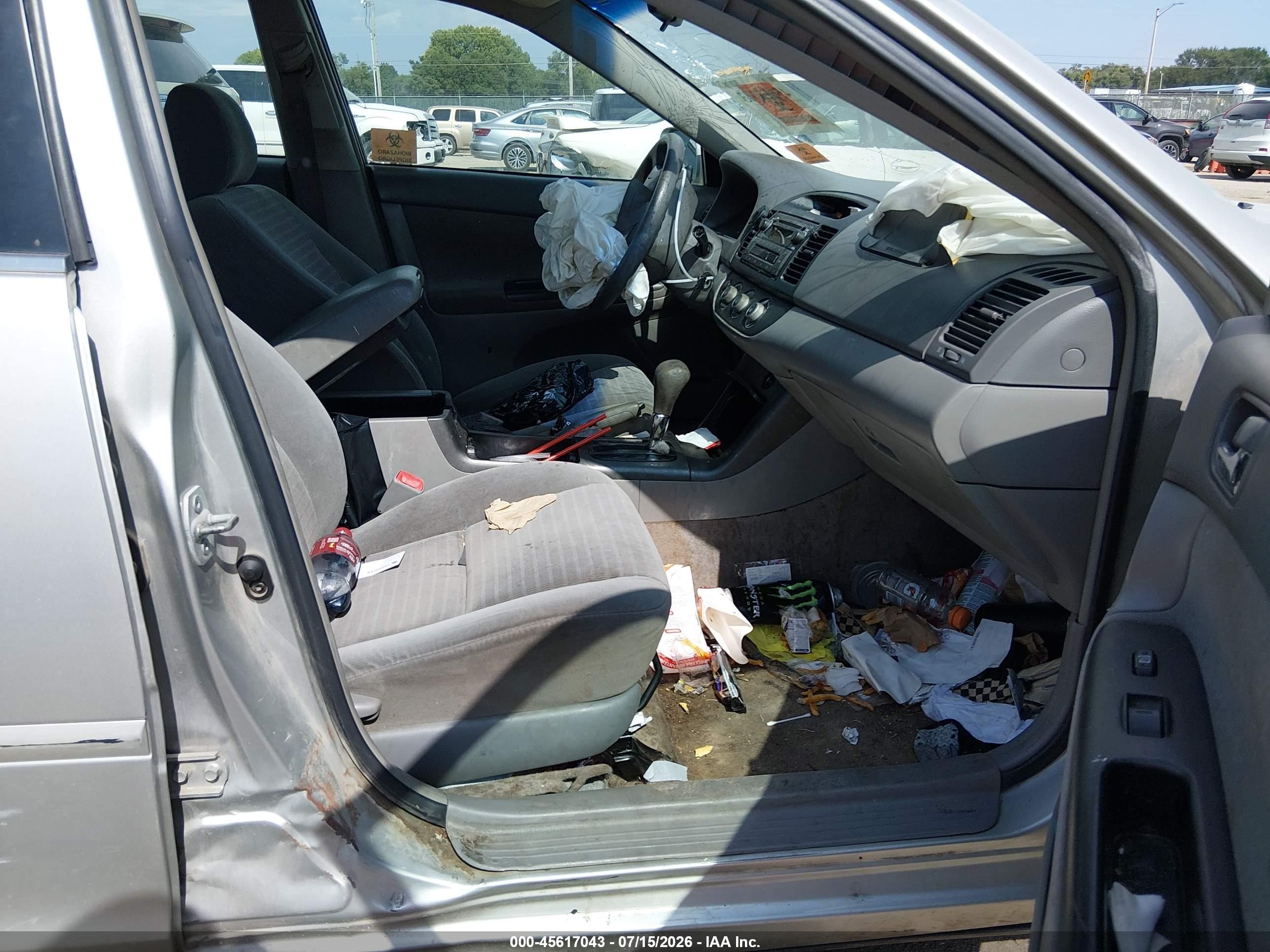 2005 Toyota Camry Le Gray vin: 4T1BE32K55U045926