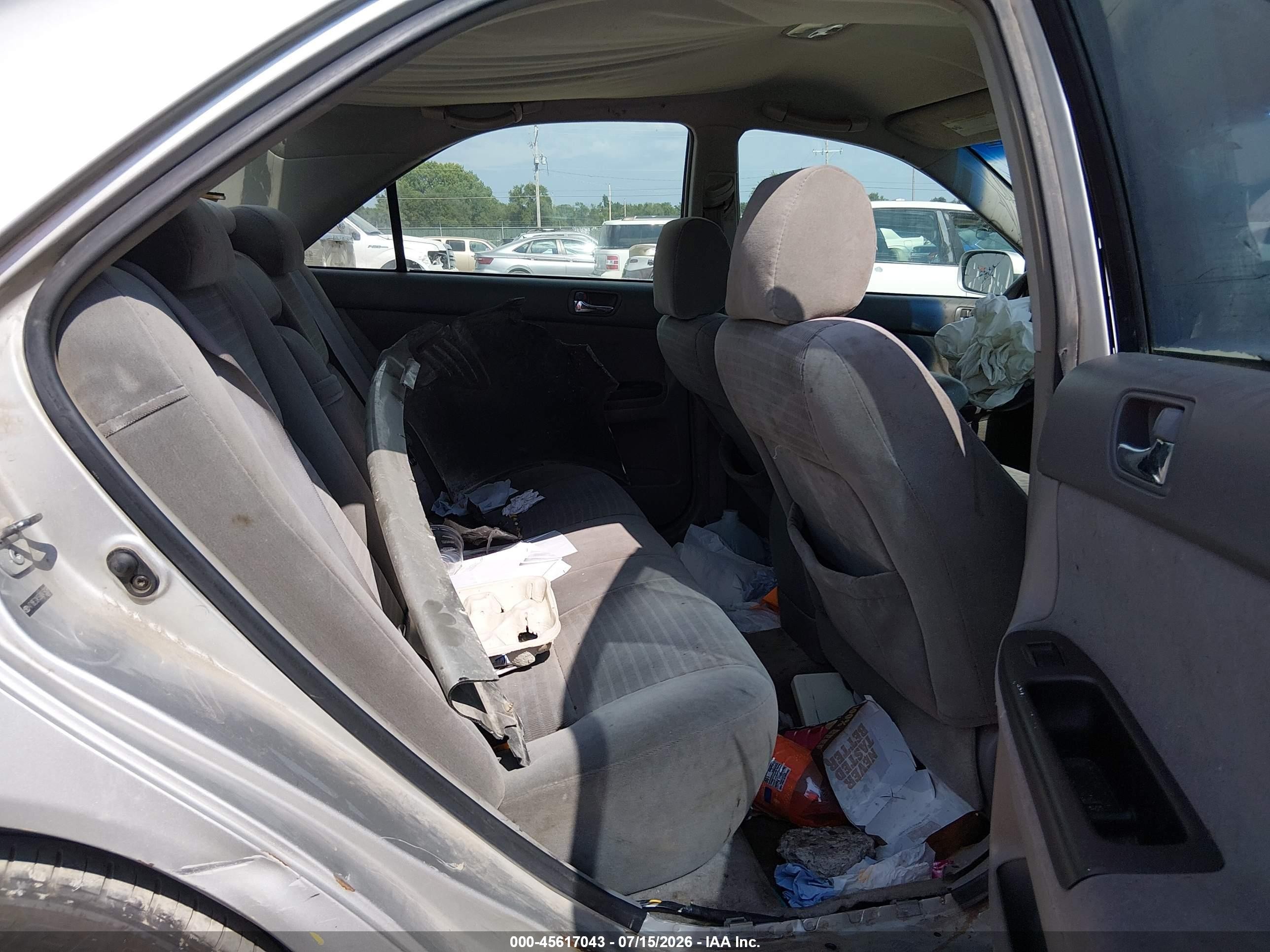 2005 Toyota Camry Le Gray vin: 4T1BE32K55U045926