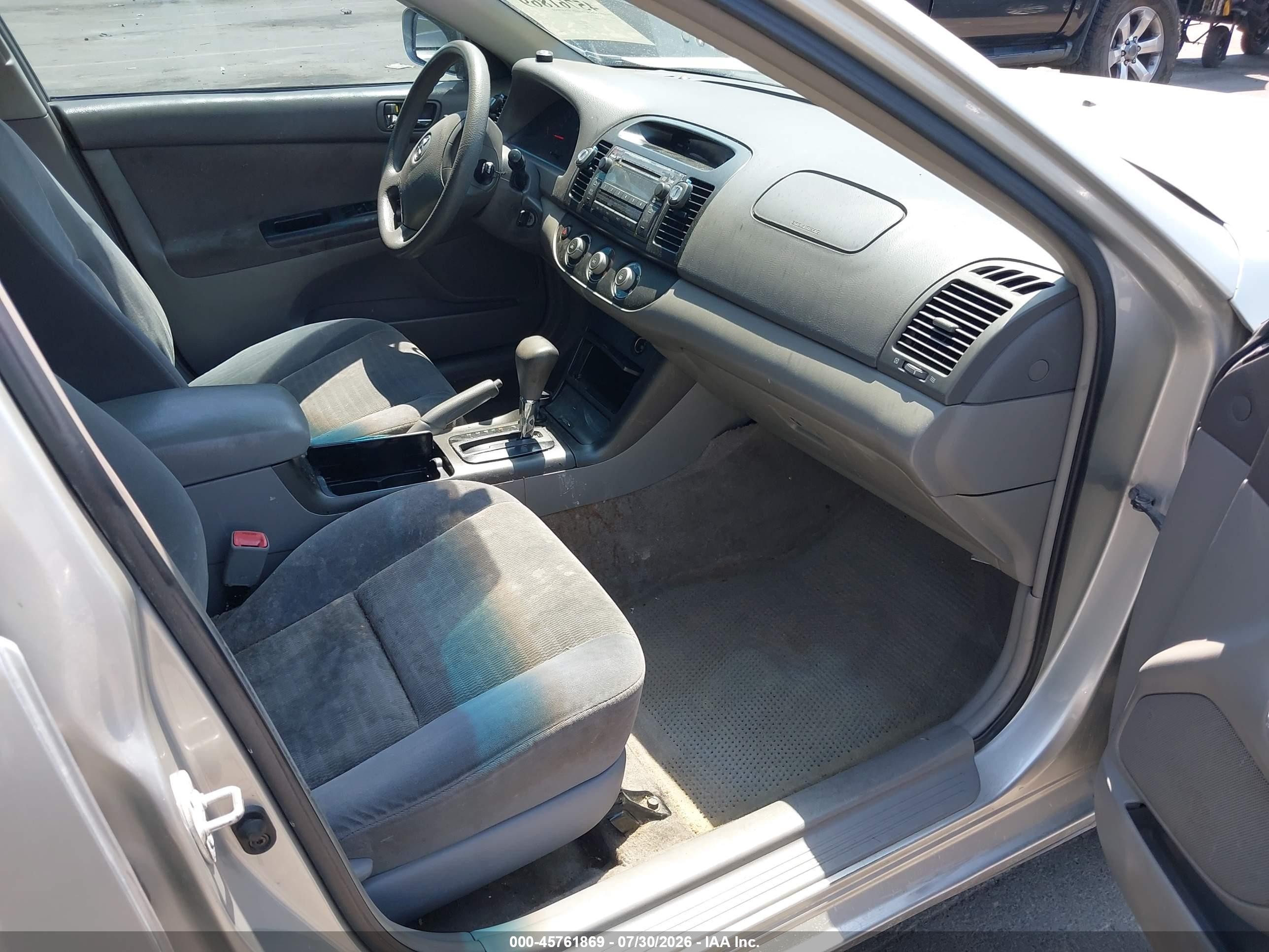2005 Toyota Camry Le Gray vin: 4T1BE32K55U073483