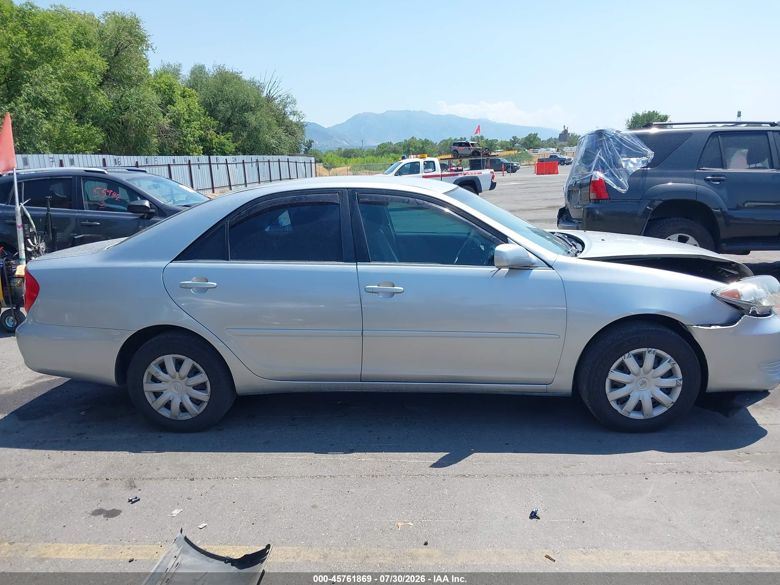 2005 Toyota Camry Le Gray vin: 4T1BE32K55U073483