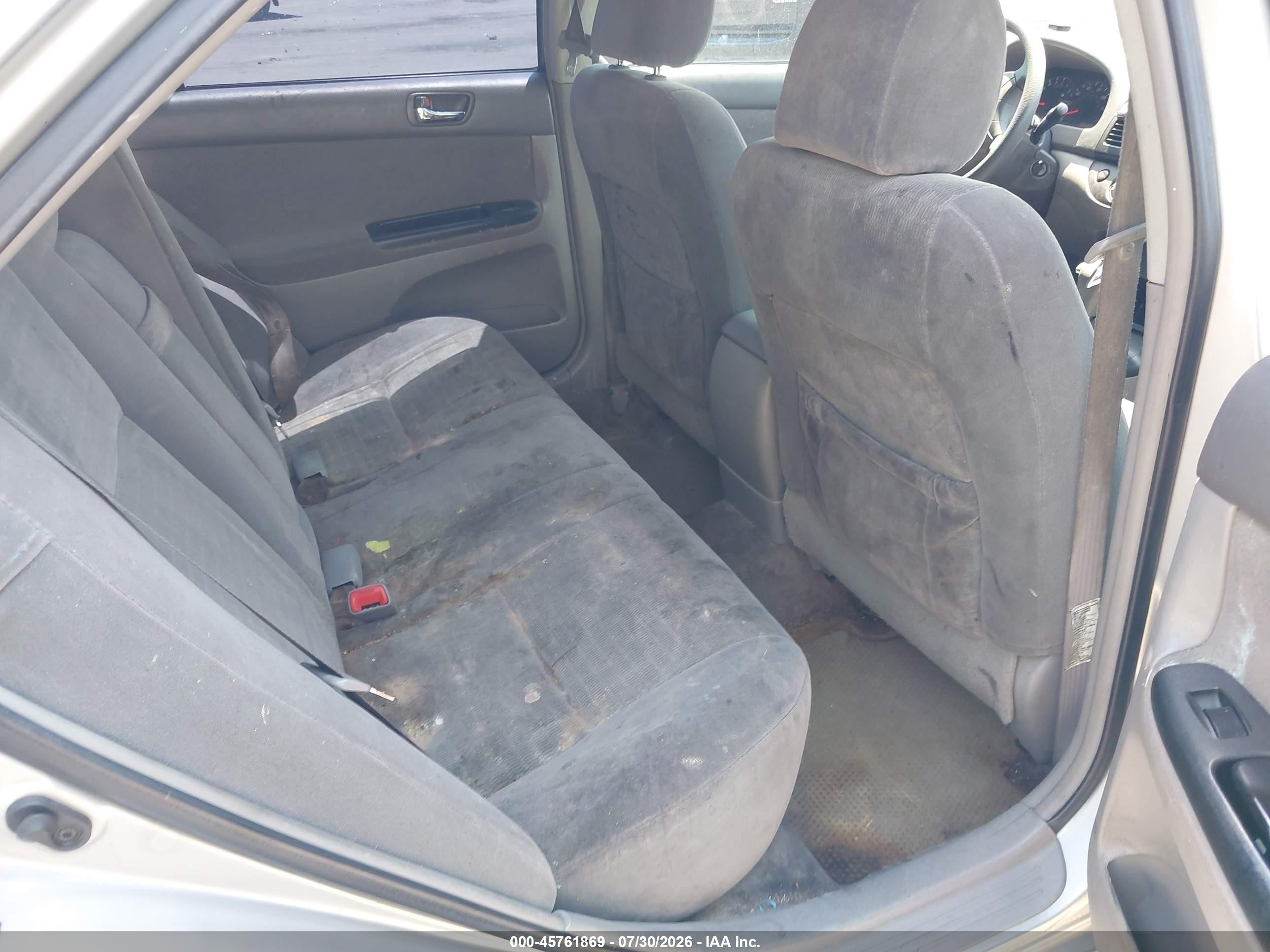 2005 Toyota Camry Le Gray vin: 4T1BE32K55U073483