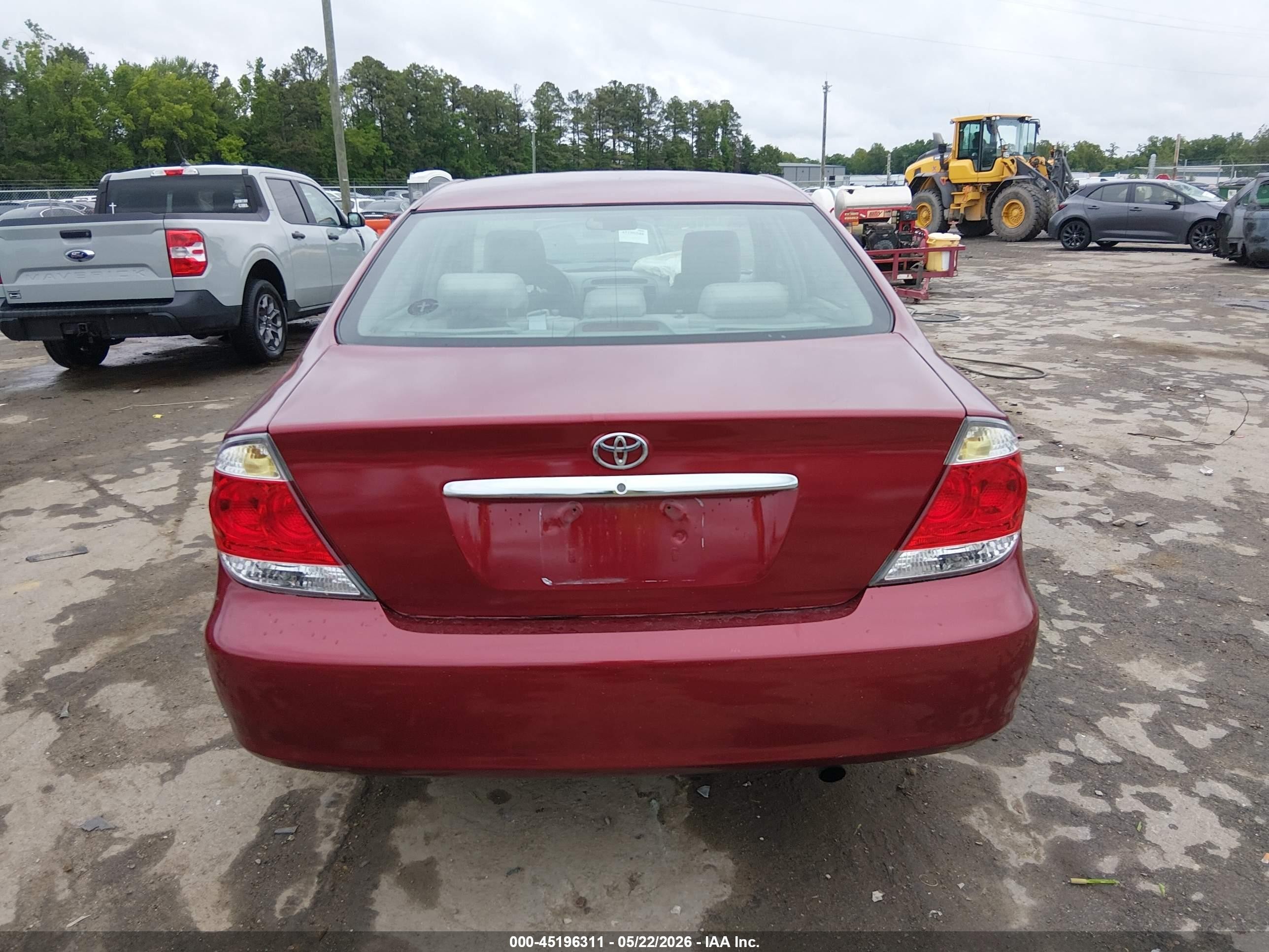 2005 Toyota Camry Le Burgundy vin: 4T1BE32K55U084600