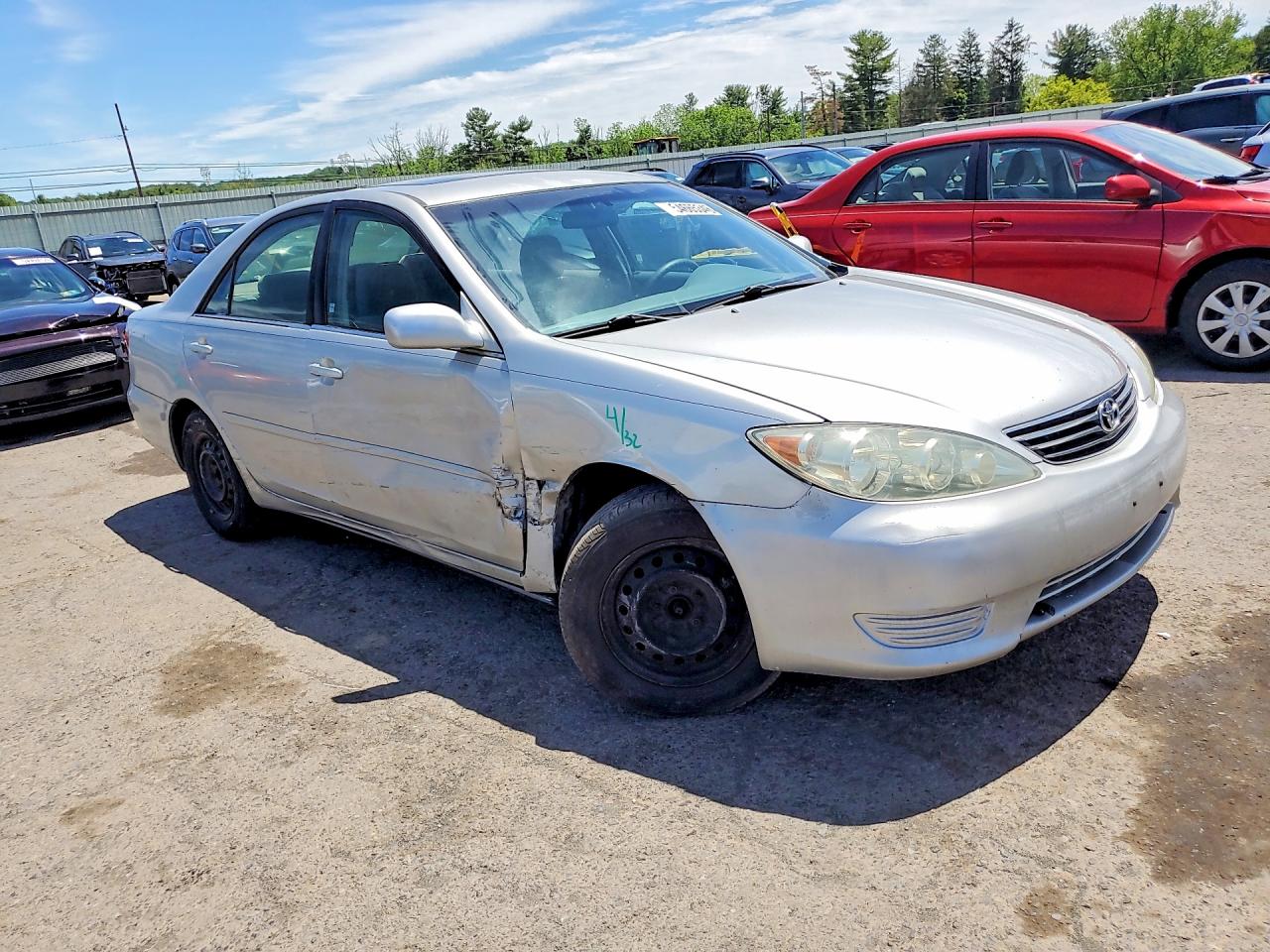 2005 Toyota Camry Le Silver vin: 4T1BE32K55U089666