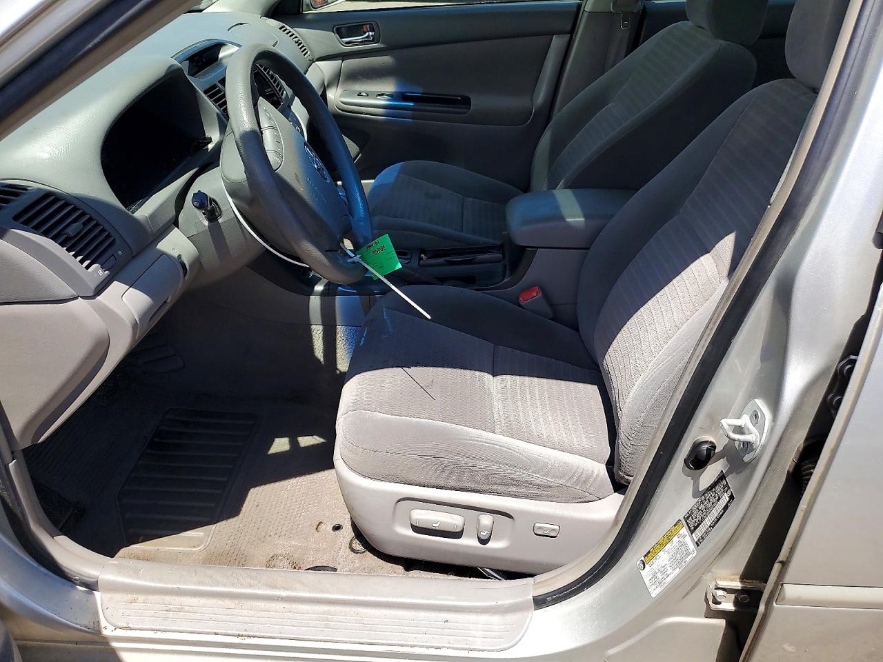 2005 Toyota Camry Le Silver vin: 4T1BE32K55U089666