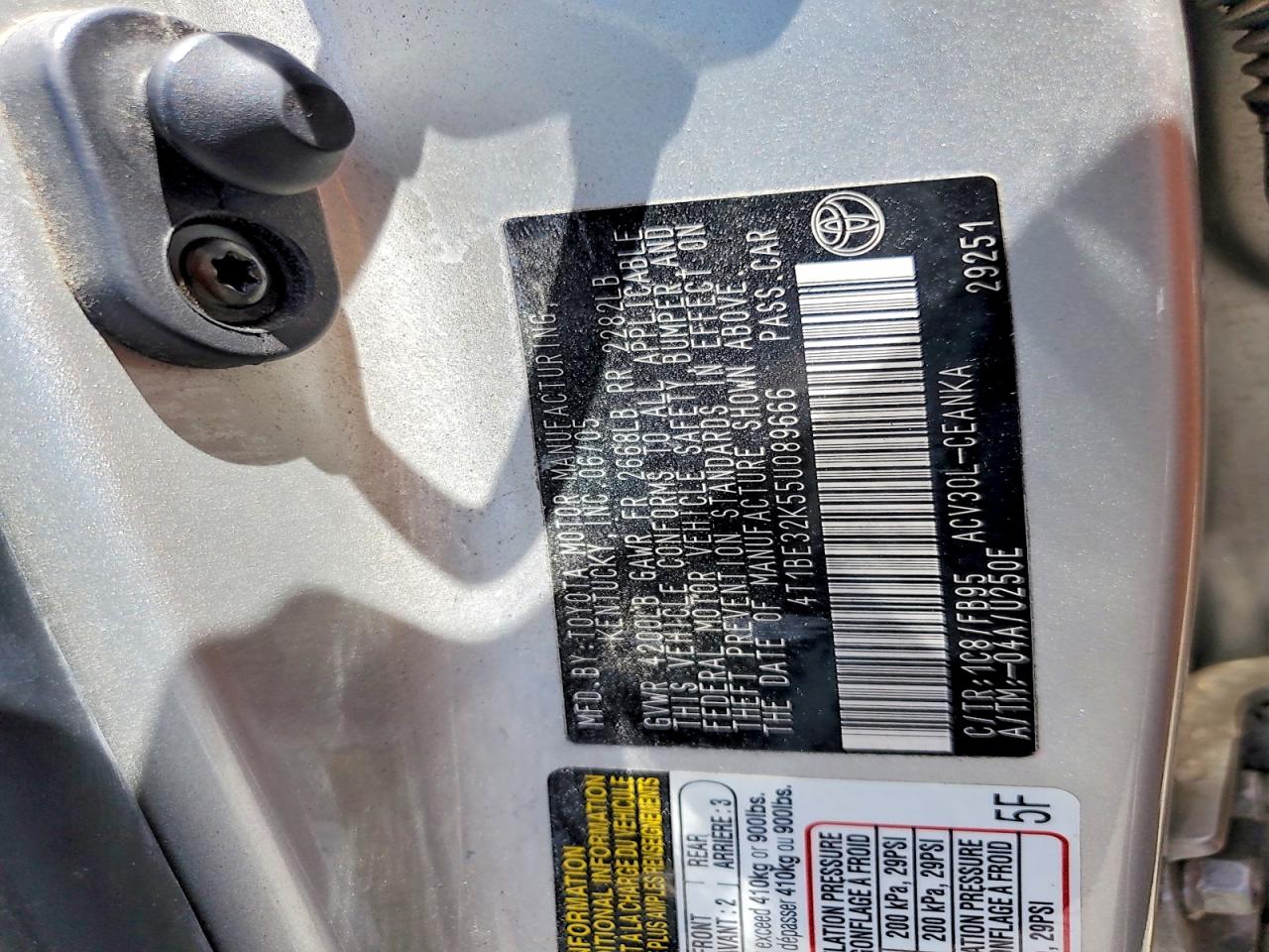 2005 Toyota Camry Le Silver vin: 4T1BE32K55U089666
