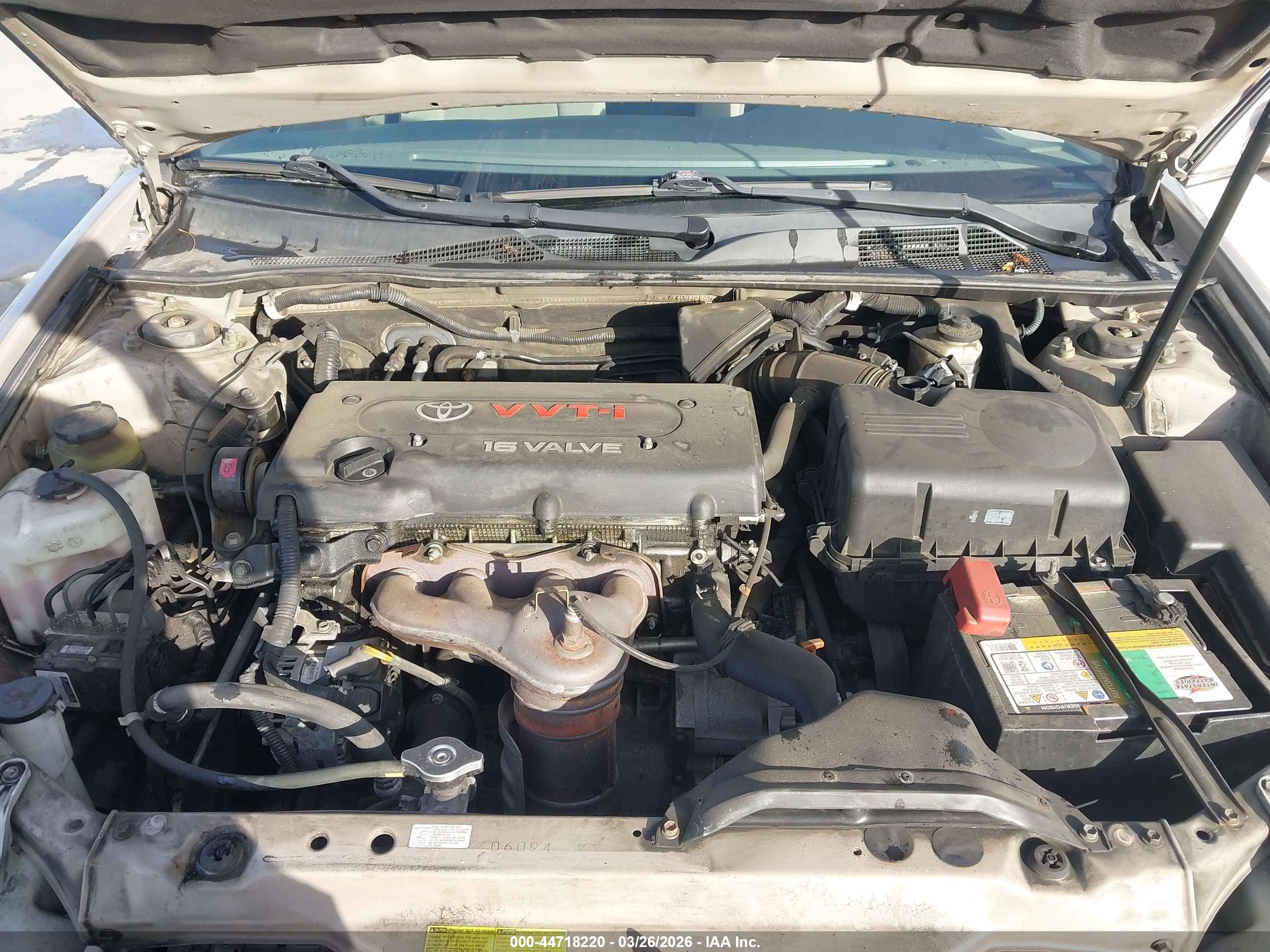 2005 Toyota Camry Le Gold vin: 4T1BE32K55U101881