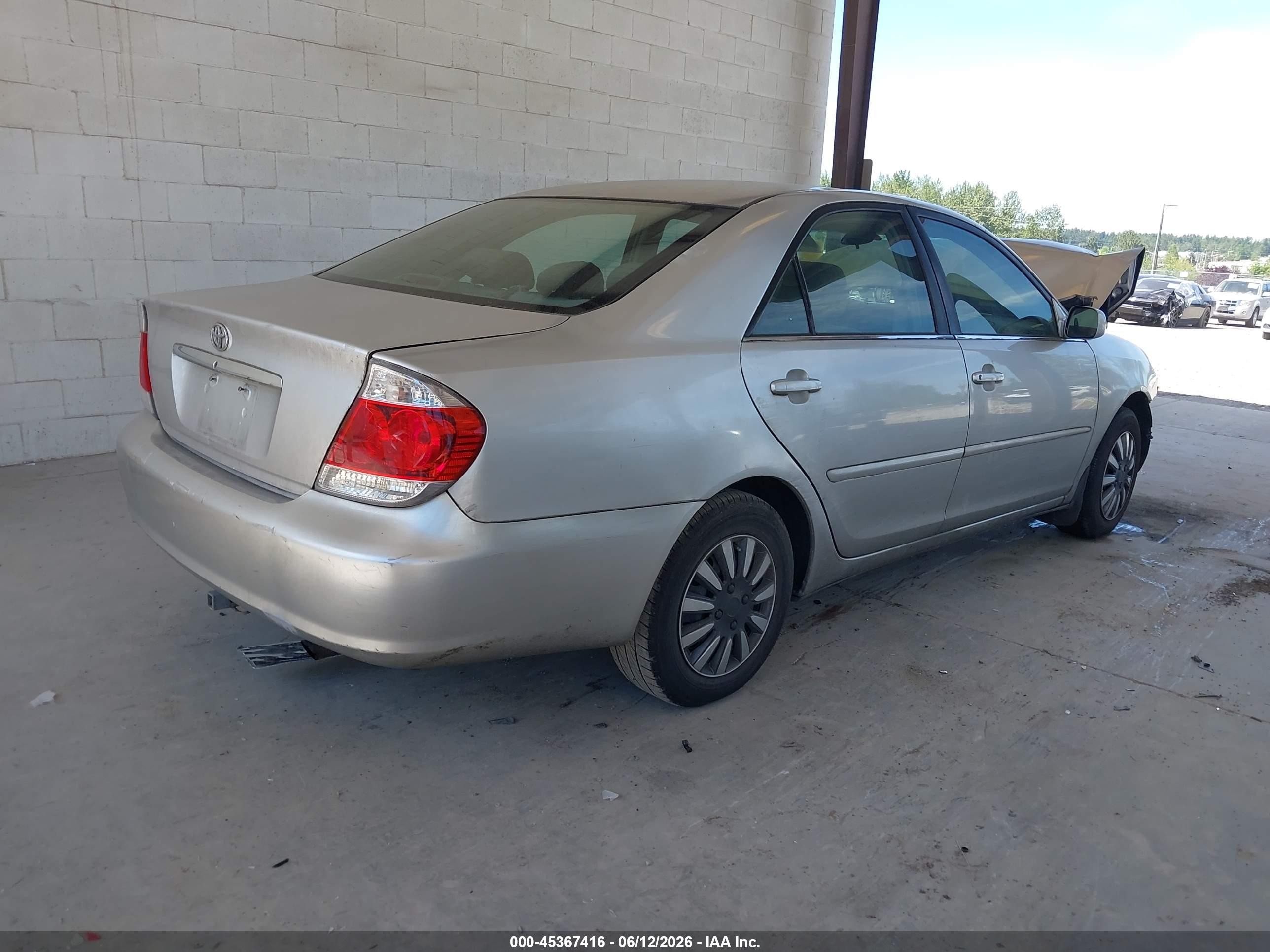2005 Toyota Camry Std Silver vin: 4T1BE32K55U390745