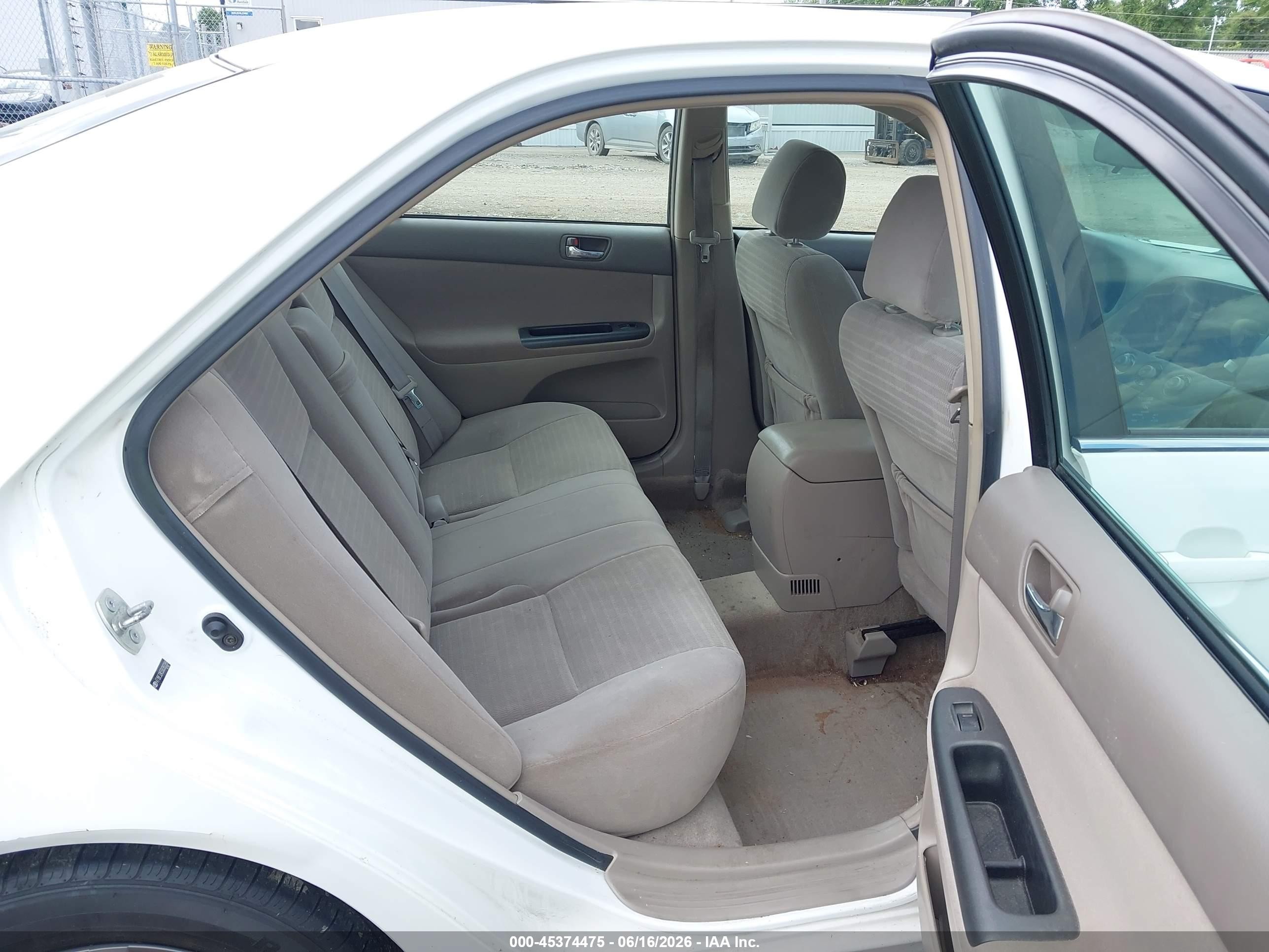 2005 Toyota Camry Le White vin: 4T1BE32K55U393399