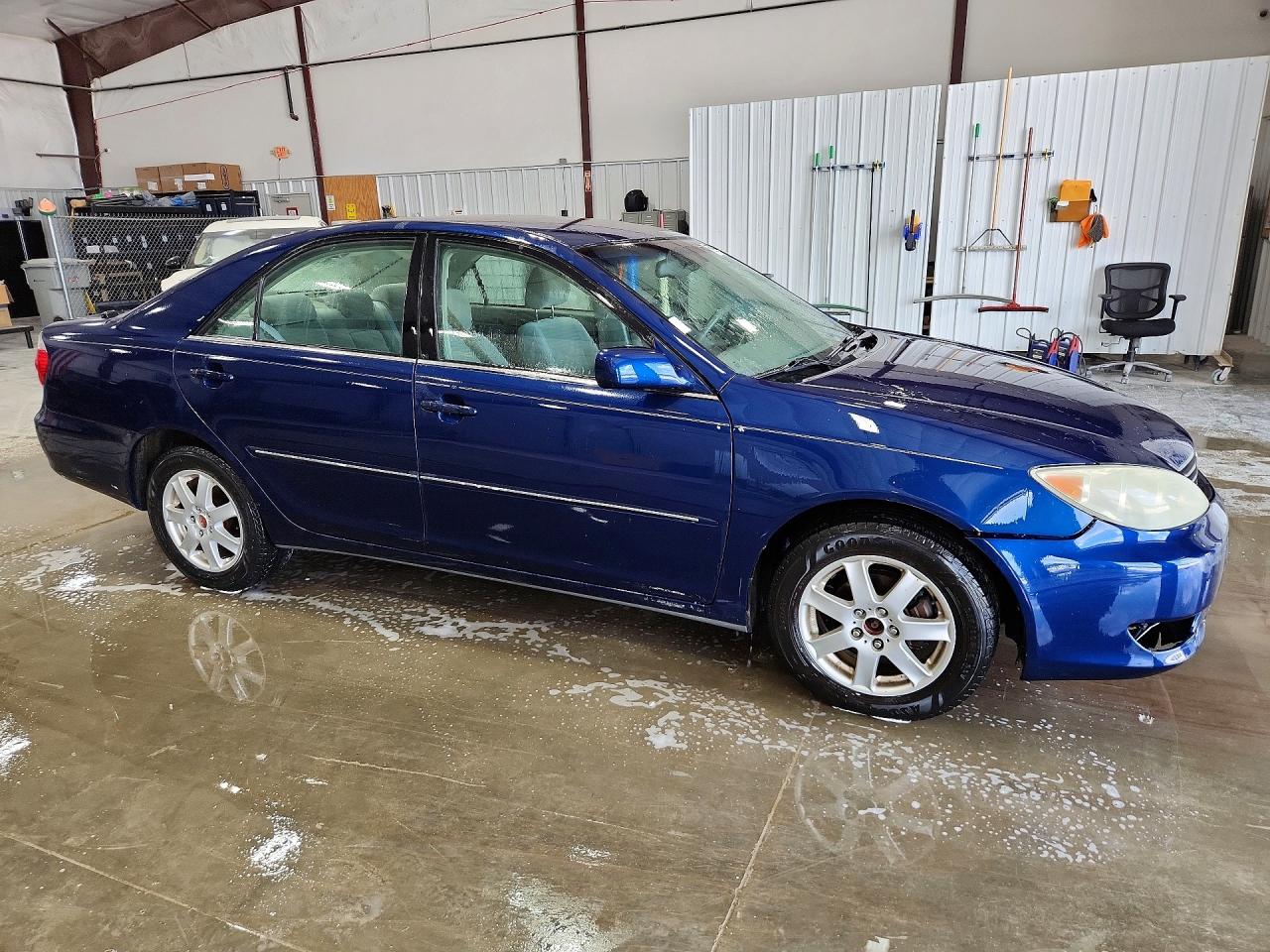 2005 Toyota Camry Xle Blue vin: 4T1BE32K55U404935