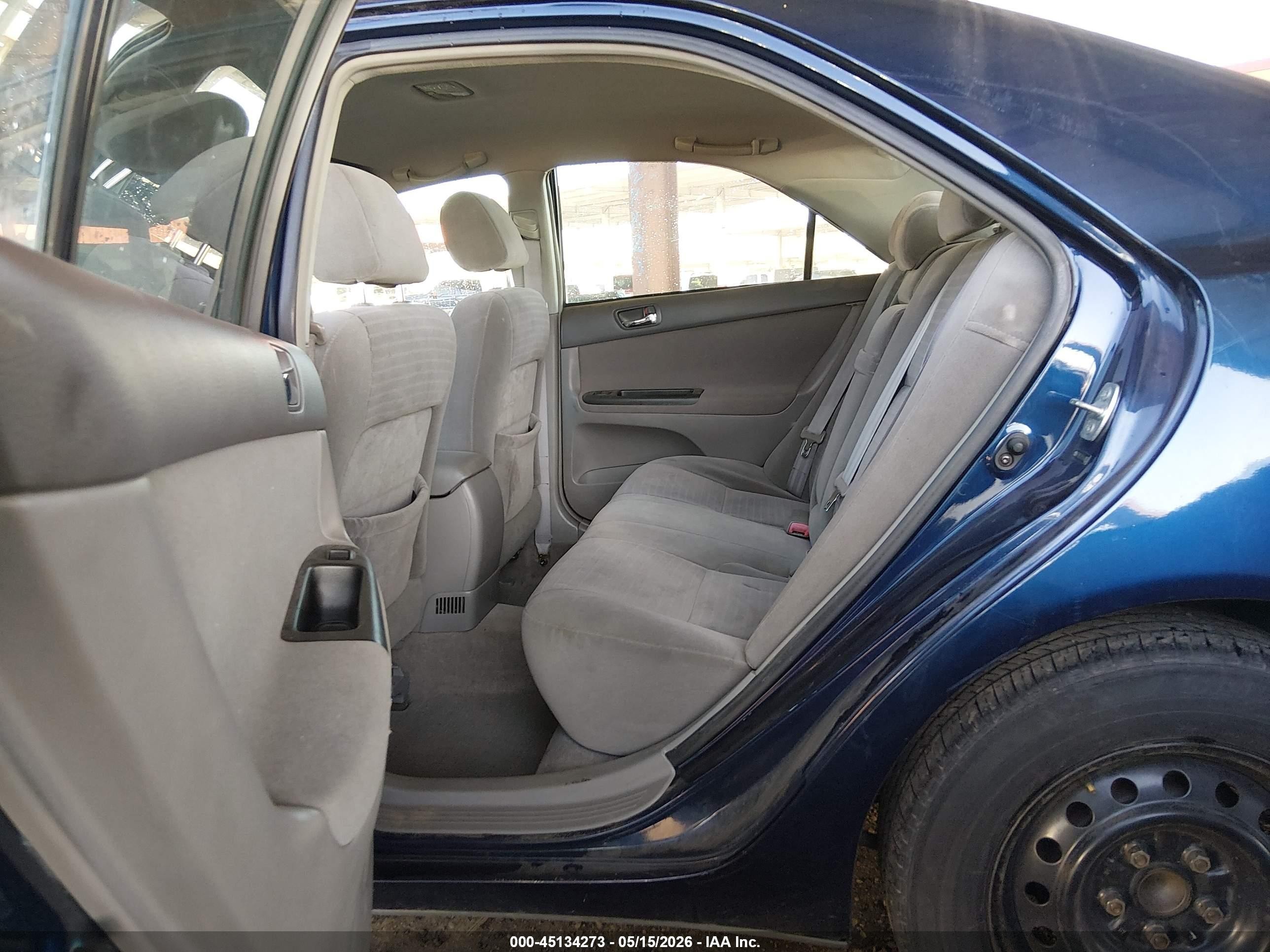 2005 Toyota Camry Le Blue vin: 4T1BE32K55U409553